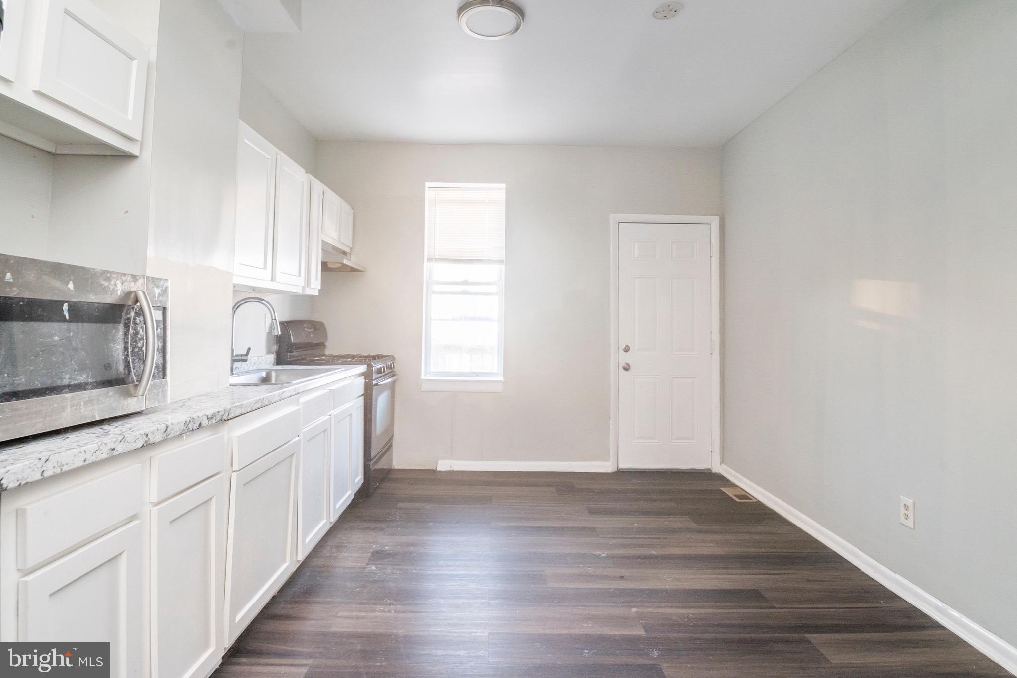 ELLWOOD PARK - Residential