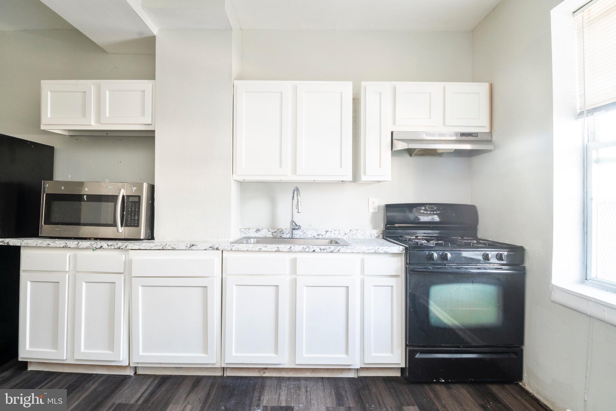 ELLWOOD PARK - Residential