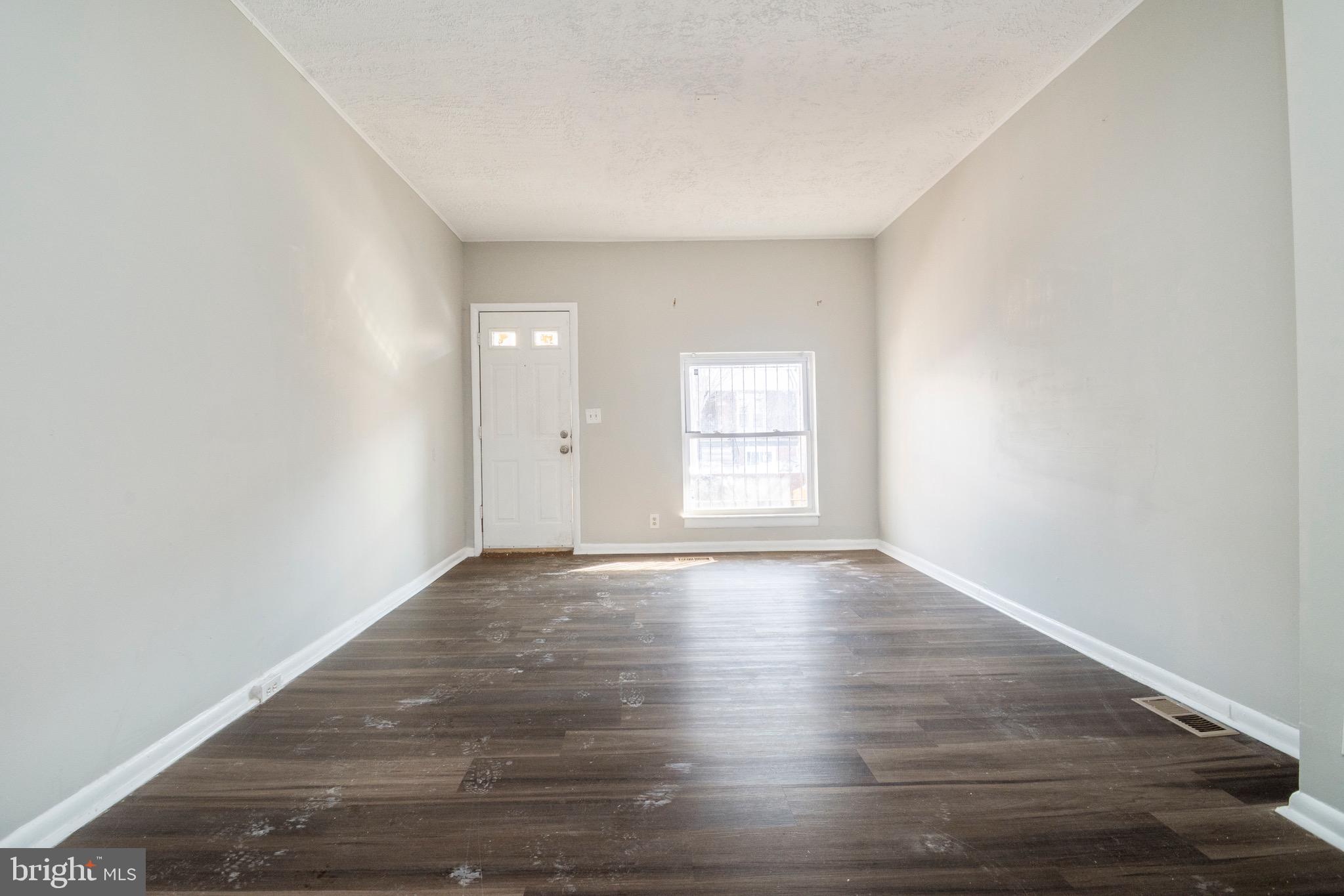 ELLWOOD PARK - Residential