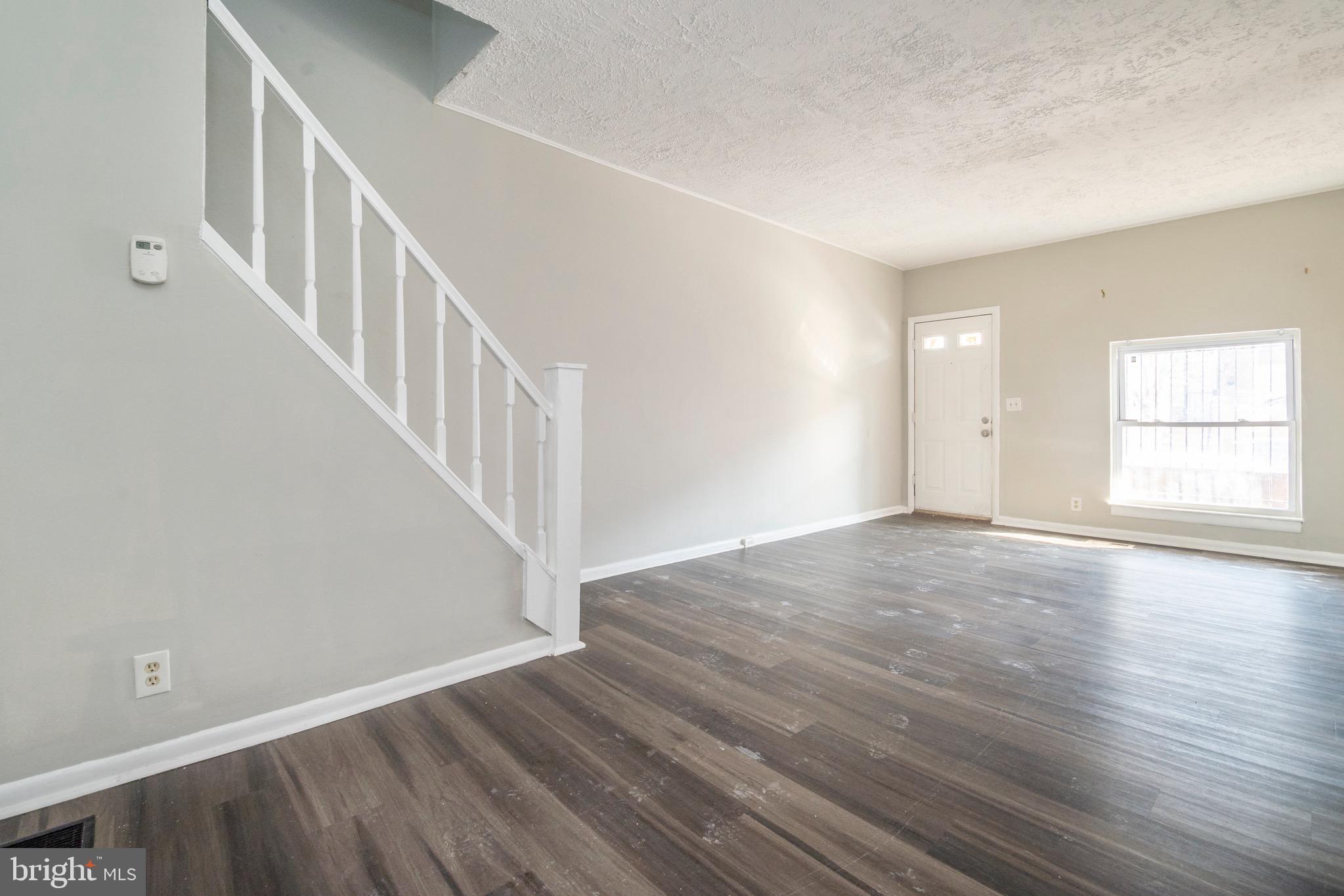 ELLWOOD PARK - Residential