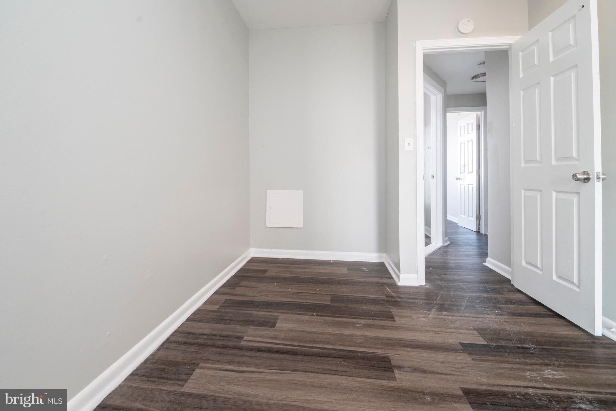 ELLWOOD PARK - Residential