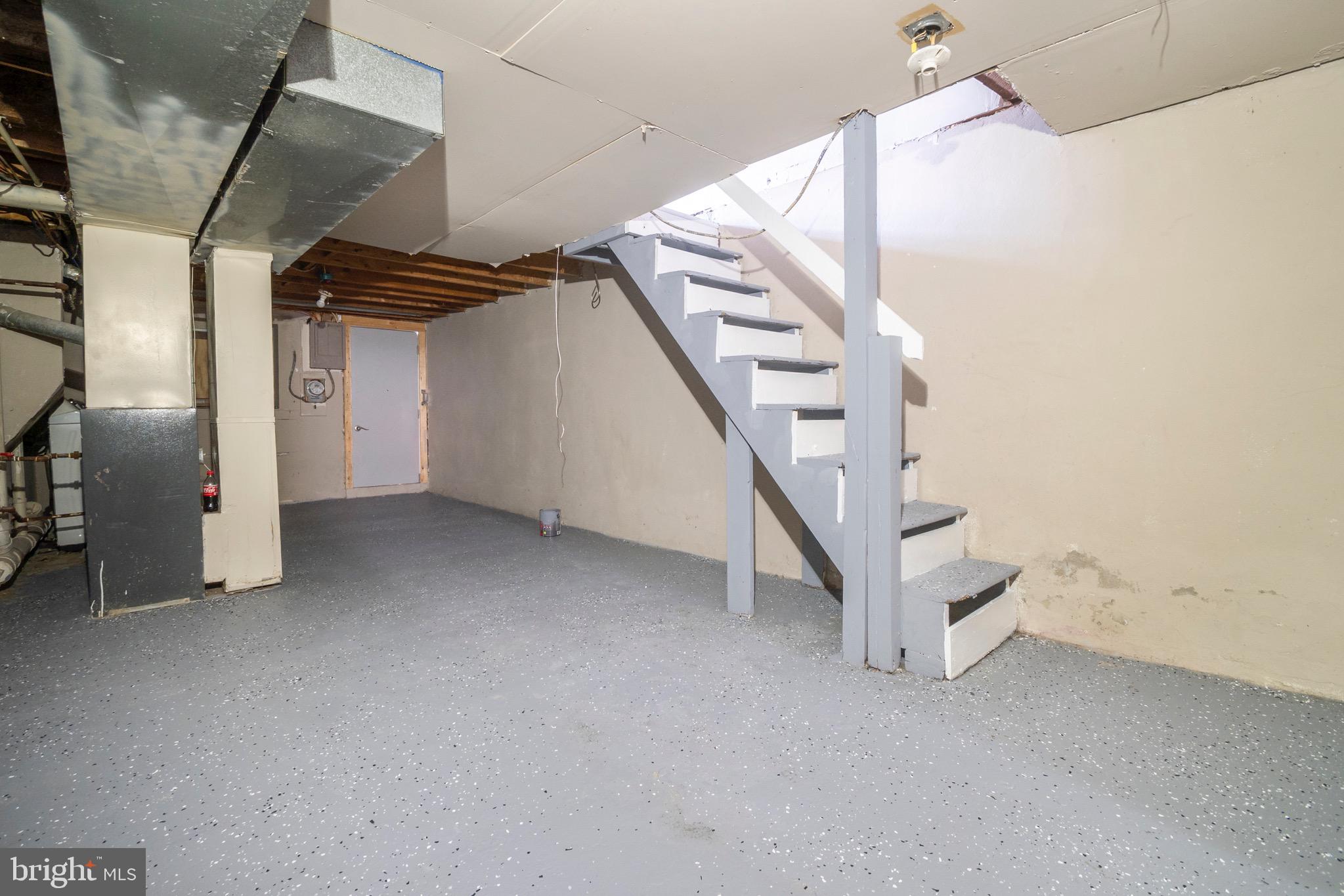 ELLWOOD PARK - Residential