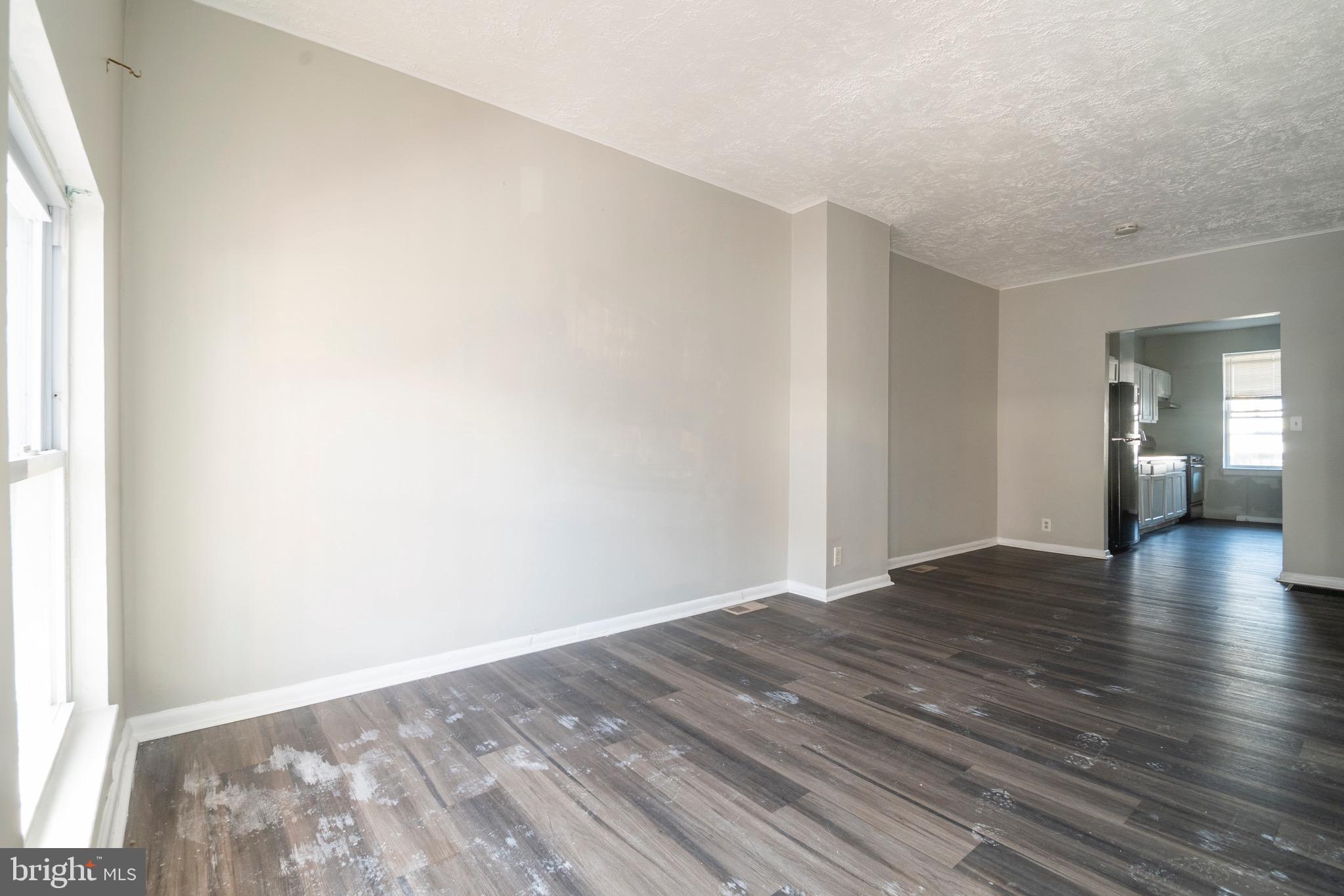 ELLWOOD PARK - Residential