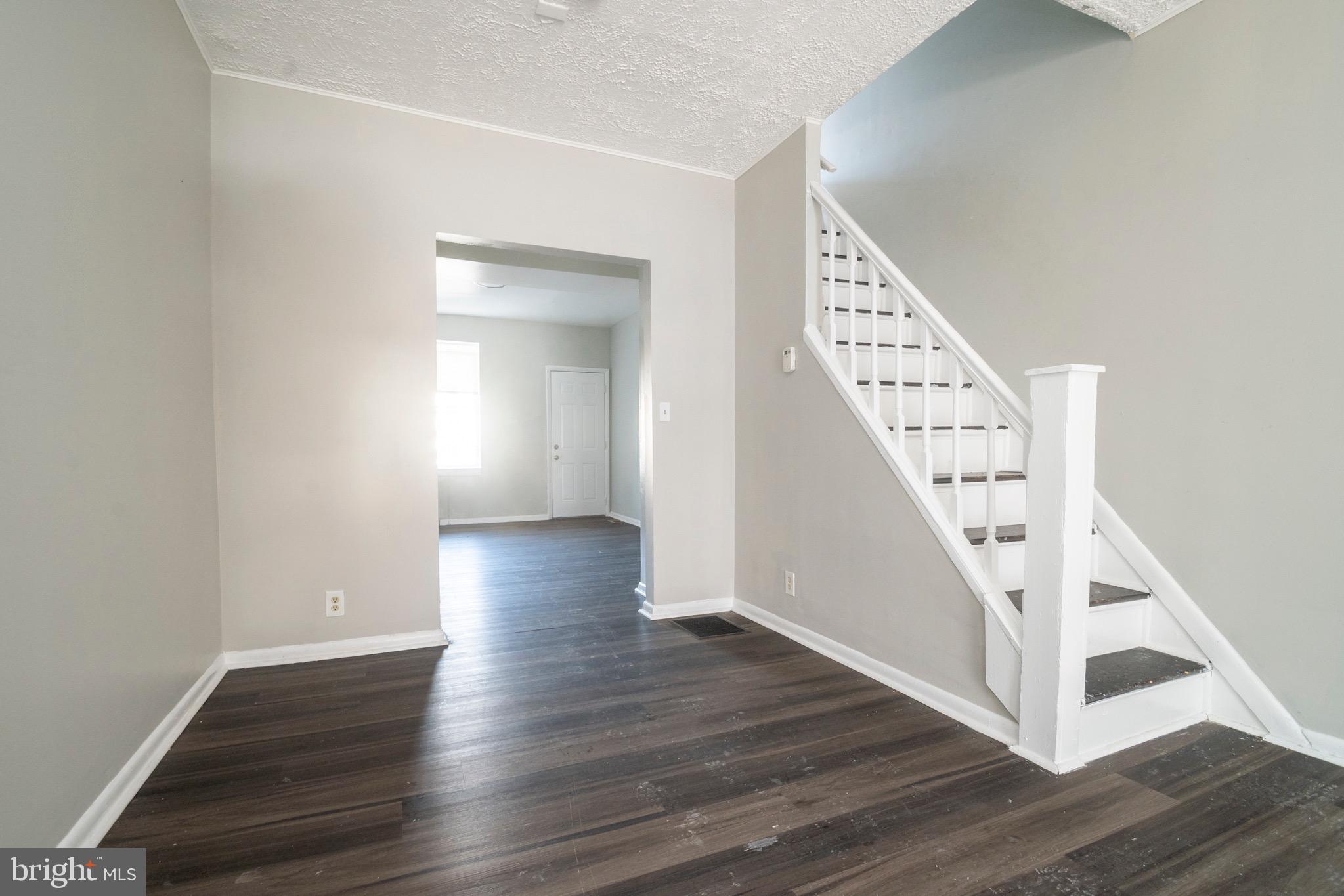 ELLWOOD PARK - Residential