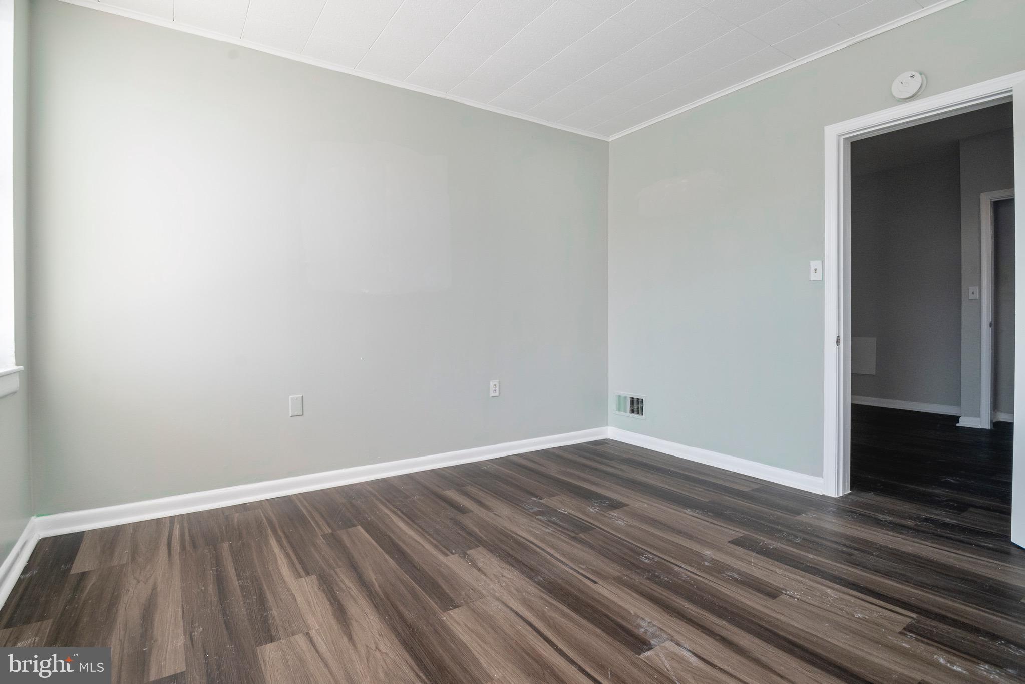 ELLWOOD PARK - Residential