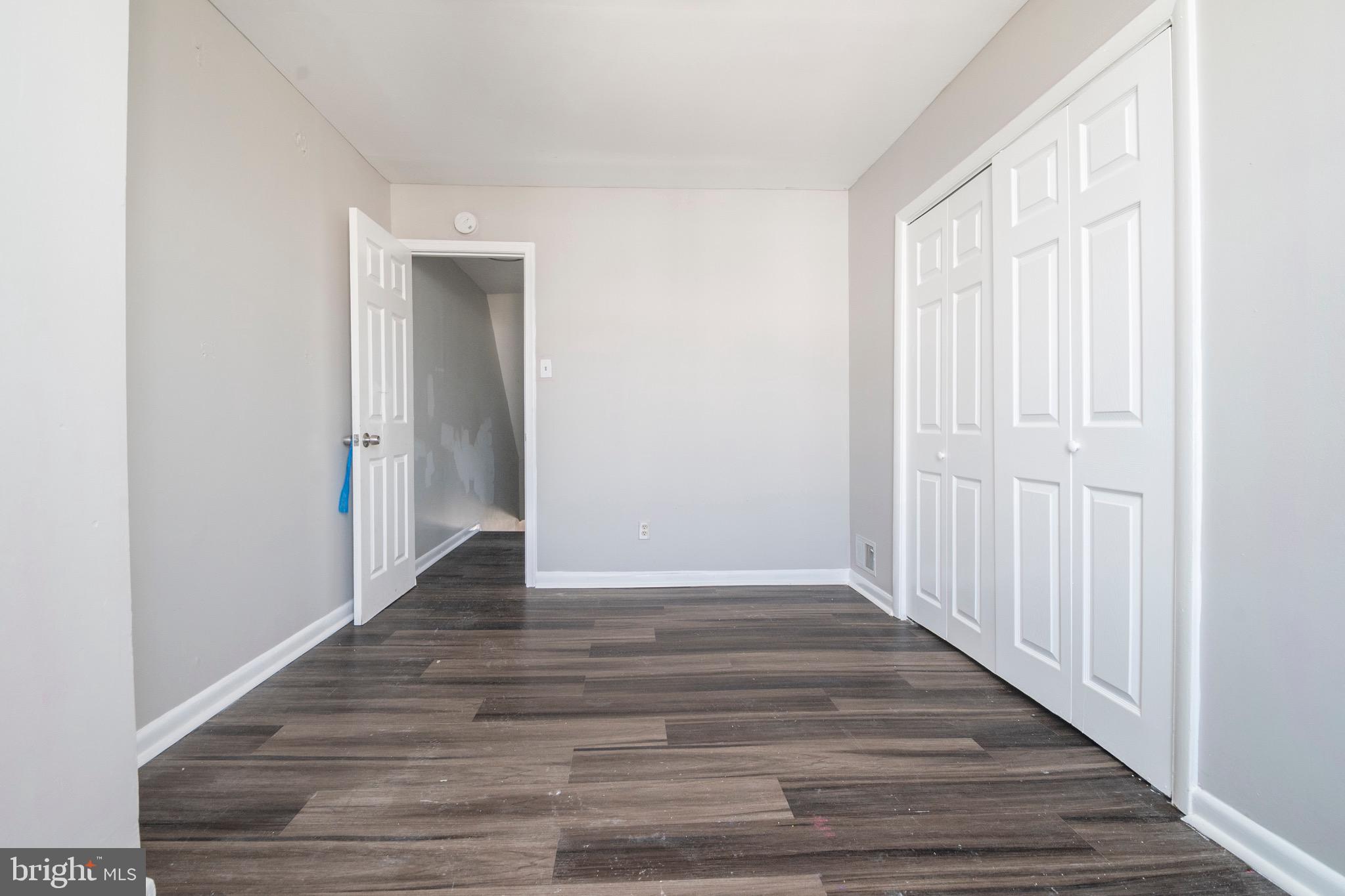 ELLWOOD PARK - Residential