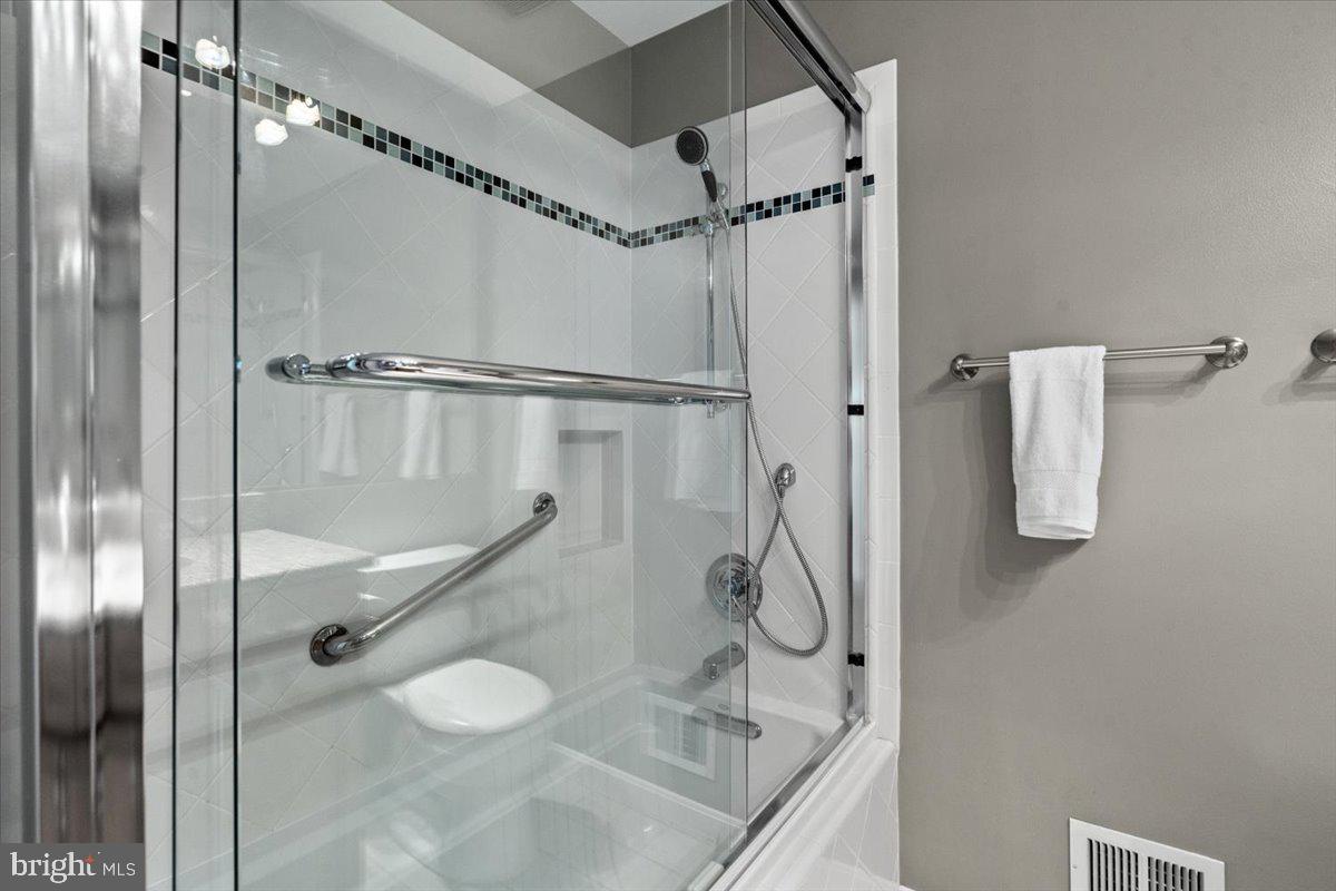 BELLE HAVEN ON THE GREEN - Residential