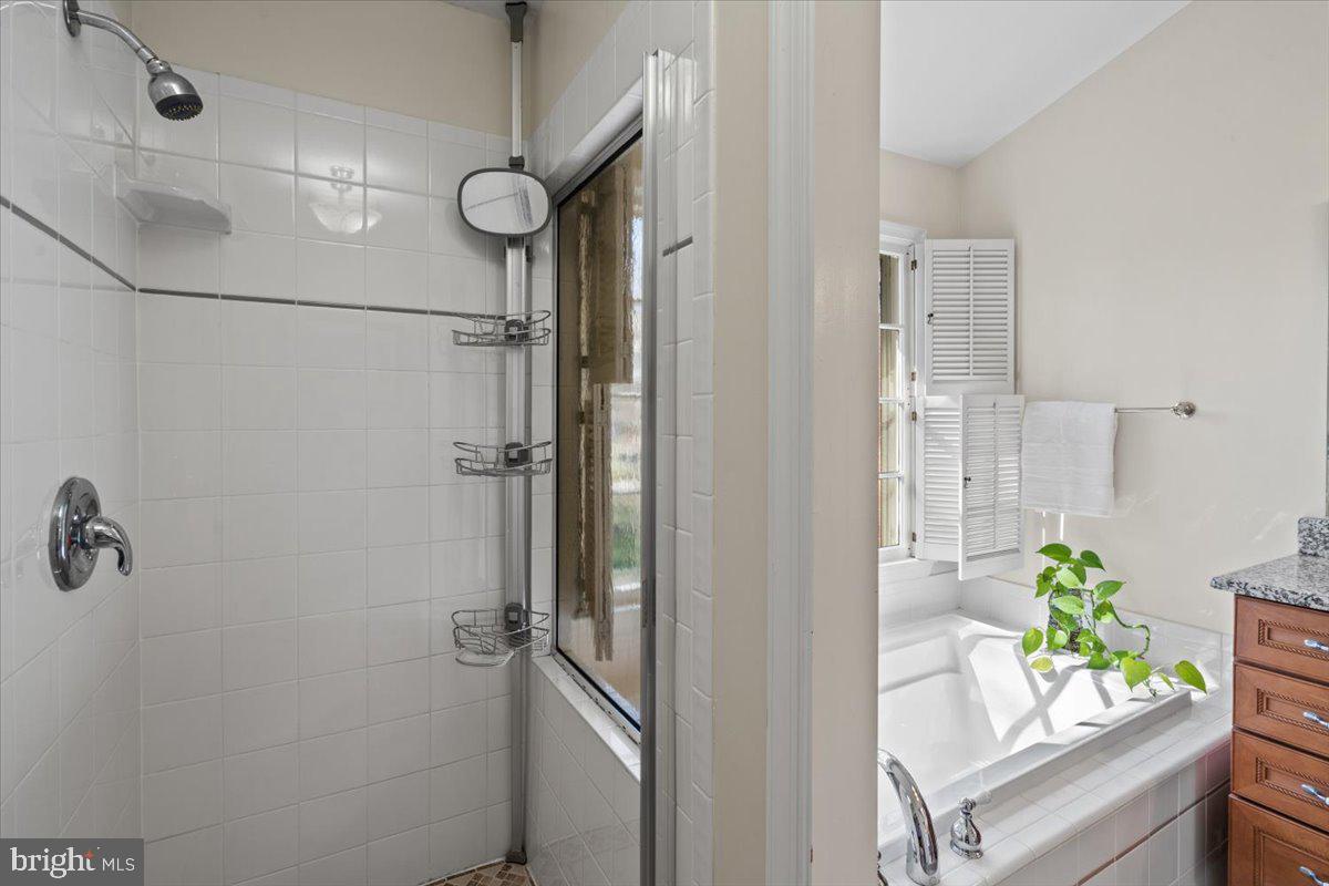 BELLE HAVEN ON THE GREEN - Residential