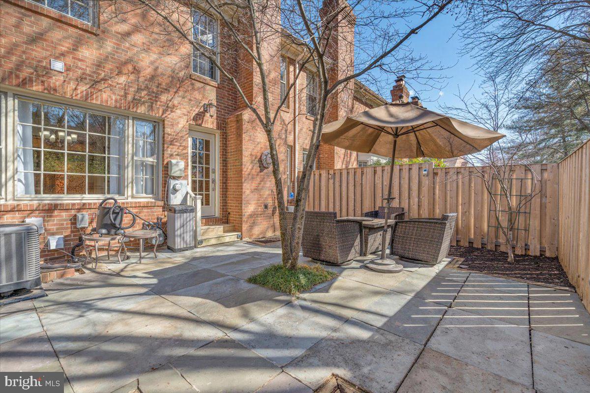 BELLE HAVEN ON THE GREEN - Residential