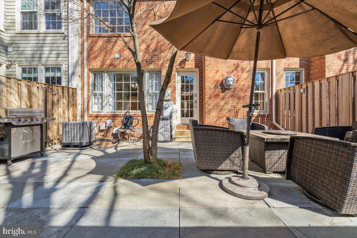 BELLE HAVEN ON THE GREEN - Residential