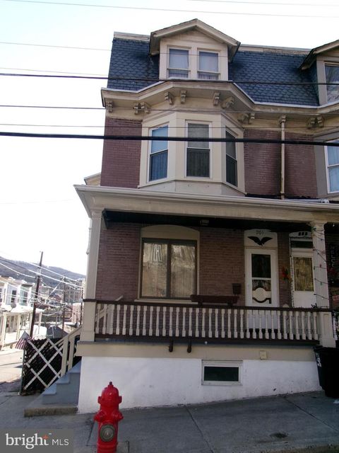 Townhouse For Sale - 201 N George Street<br/> POTTSVILLE, PA 17901