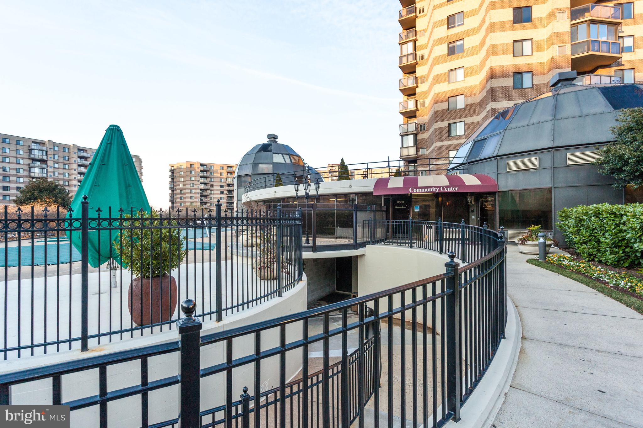 ROTONDA - Residential Lease