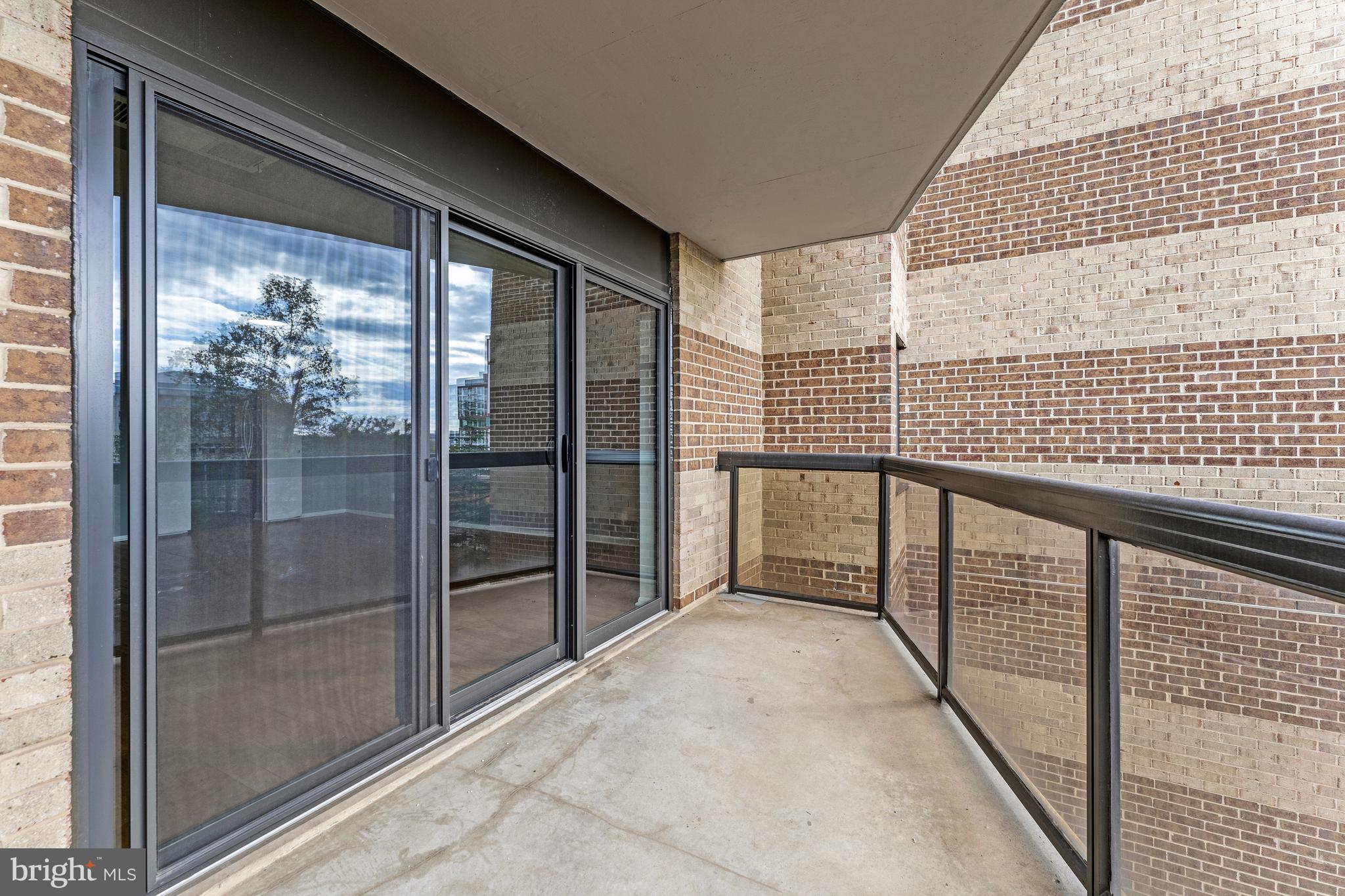 ROTONDA - Residential Lease