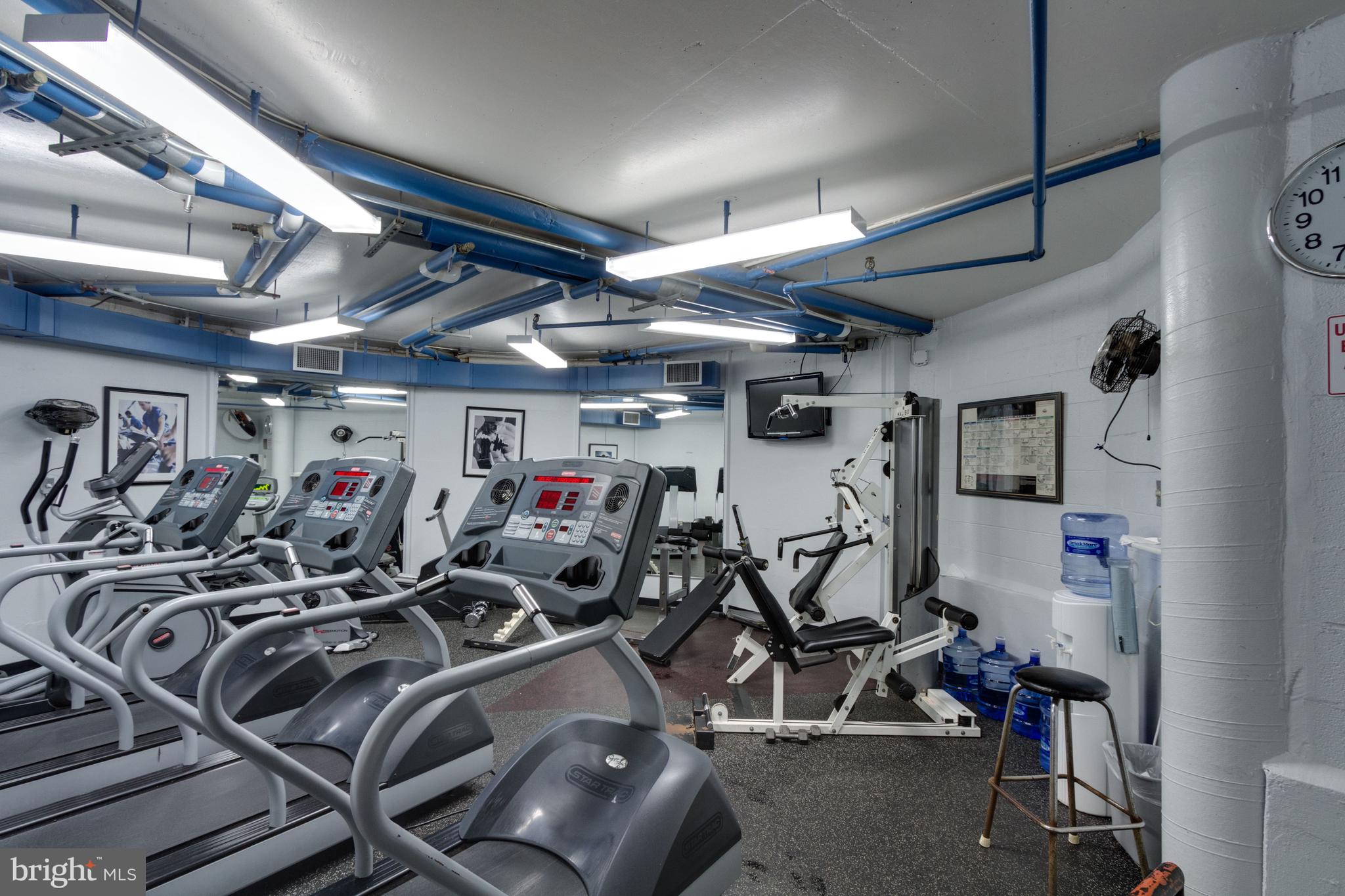 ROTONDA - Residential Lease