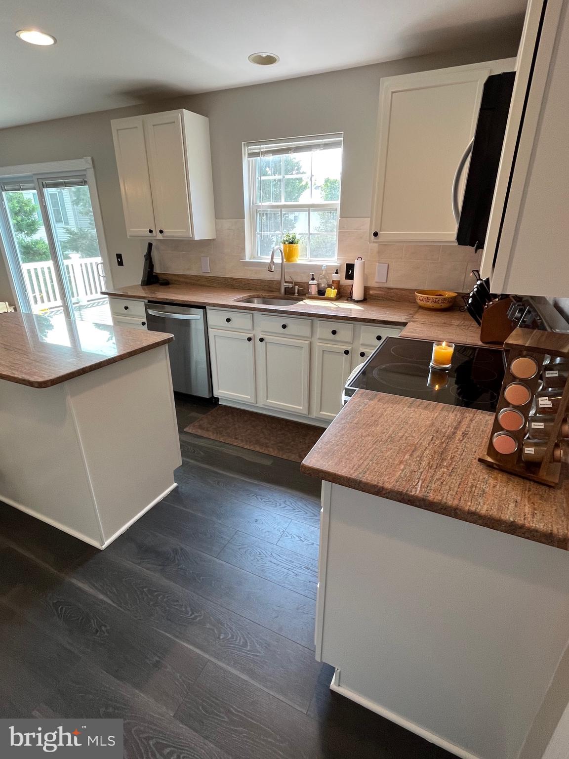 APPLE GROVE - Residential Lease