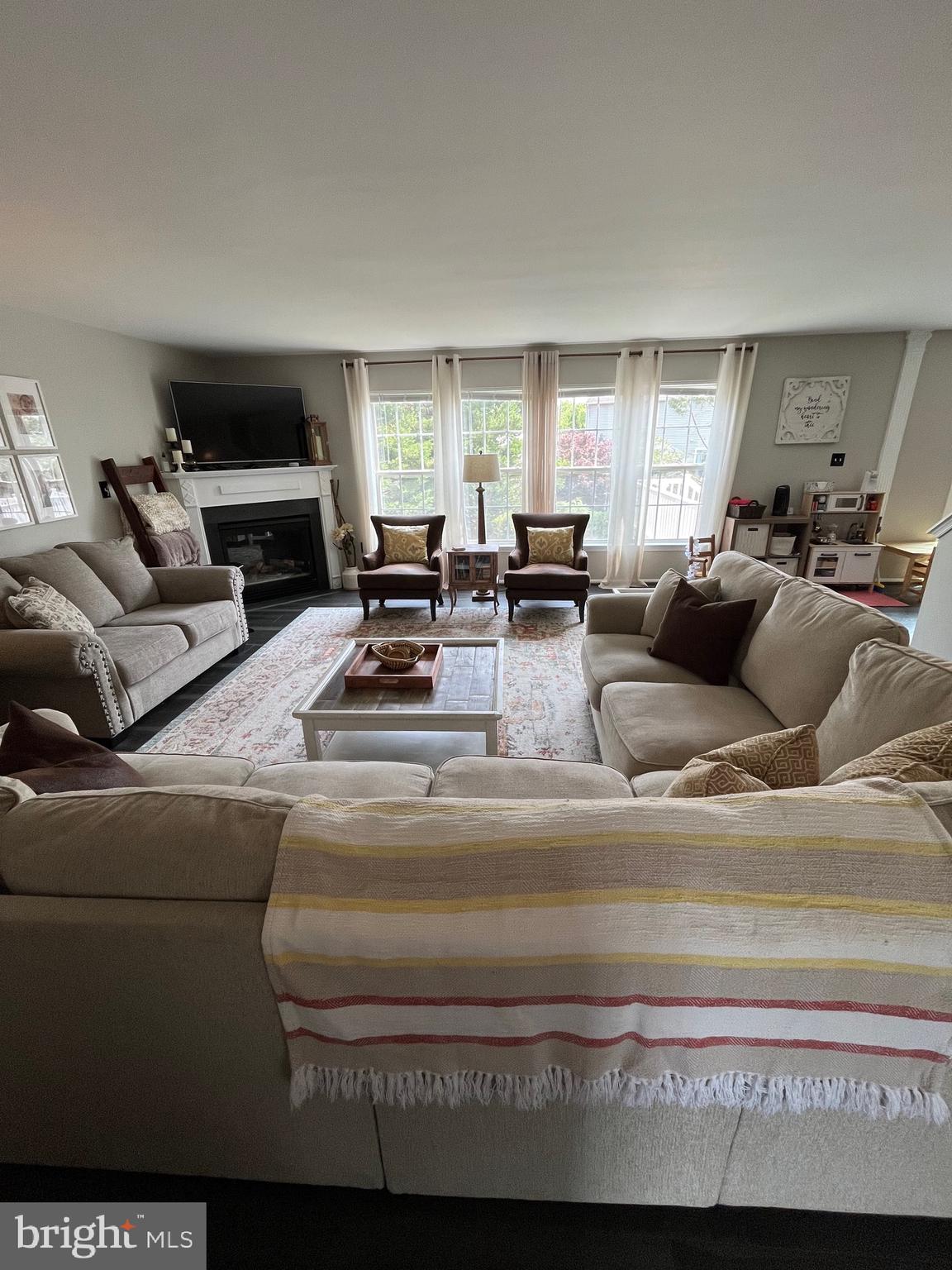 APPLE GROVE - Residential Lease