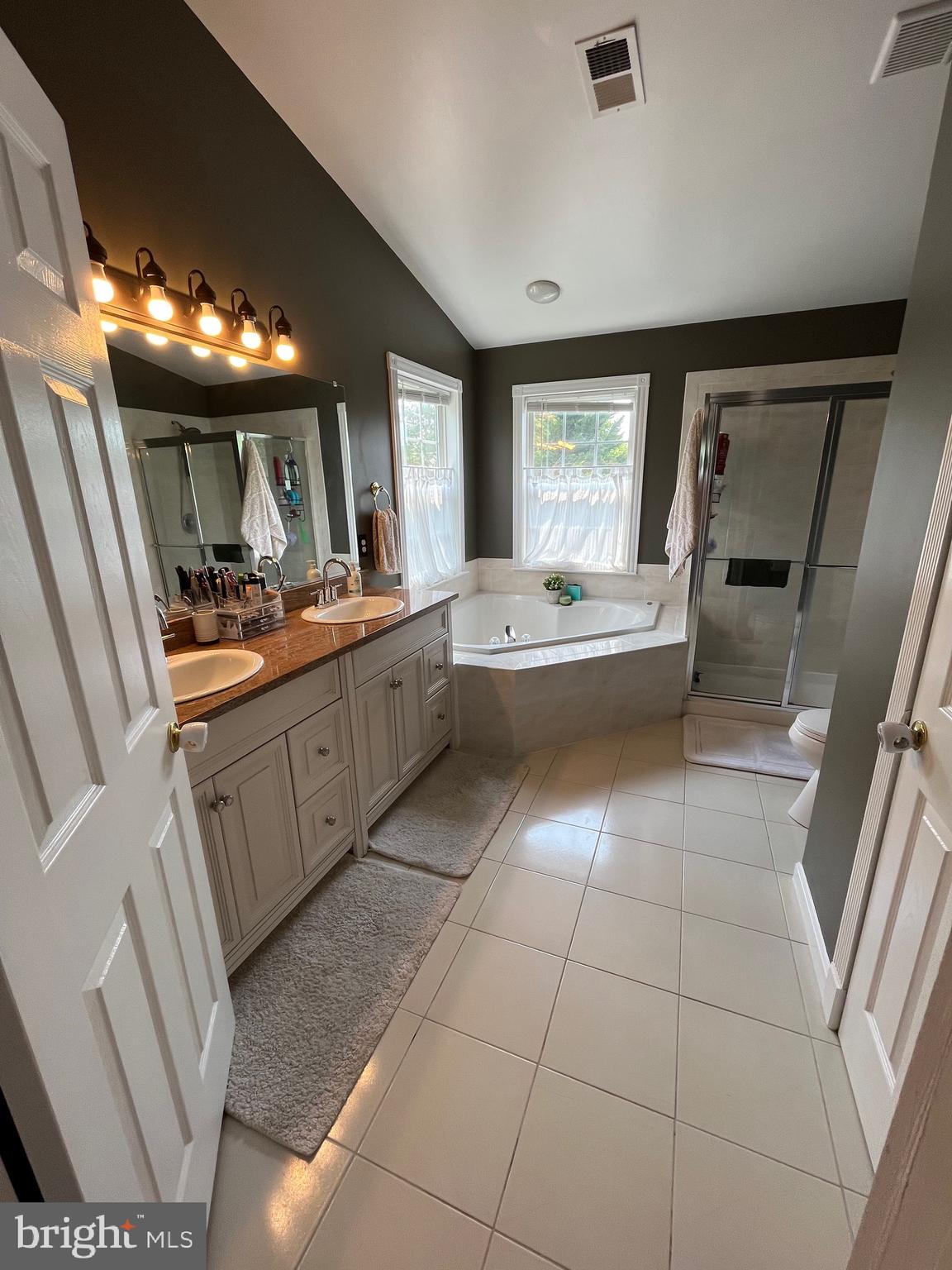 APPLE GROVE - Residential Lease