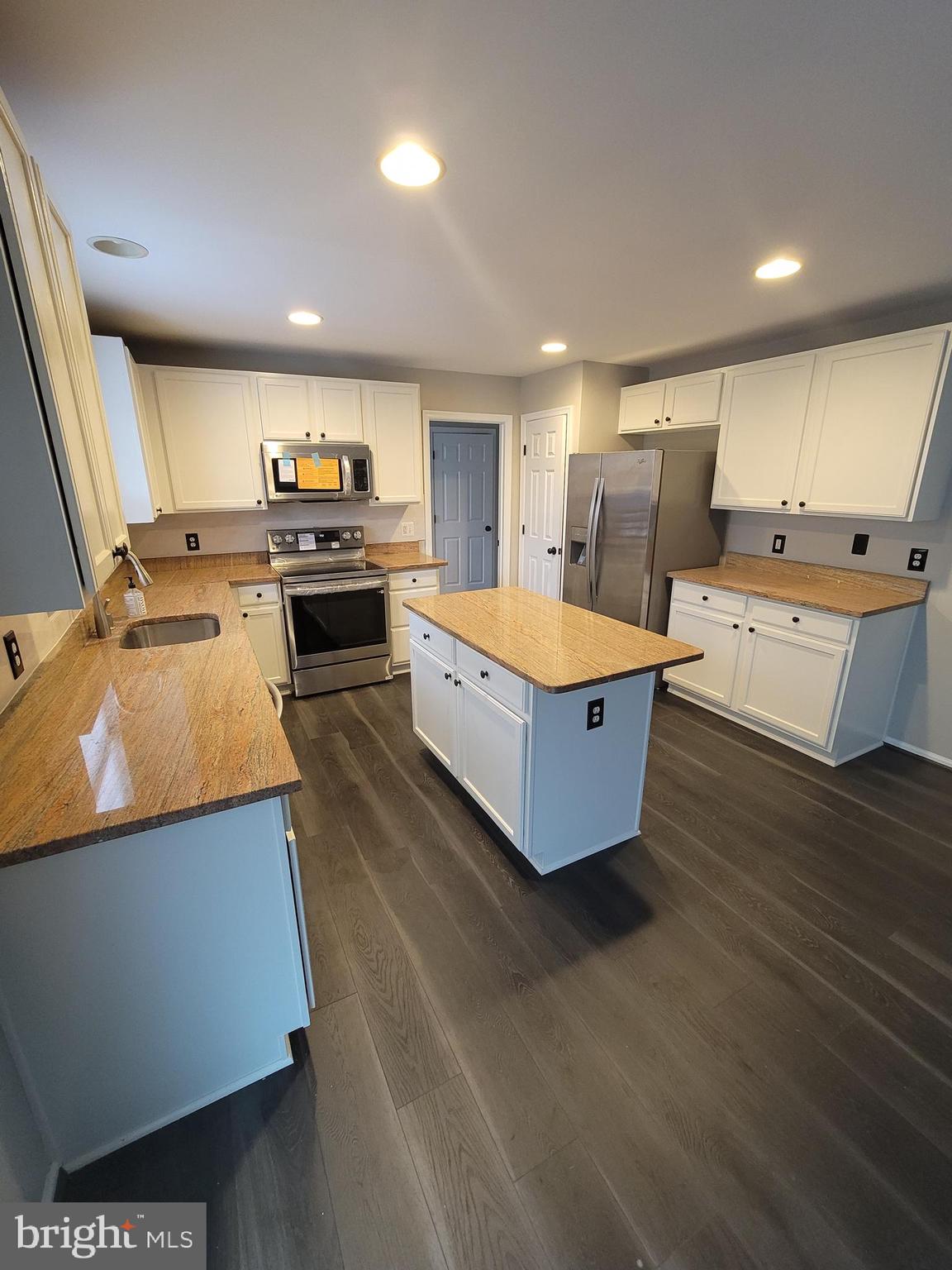 APPLE GROVE - Residential Lease