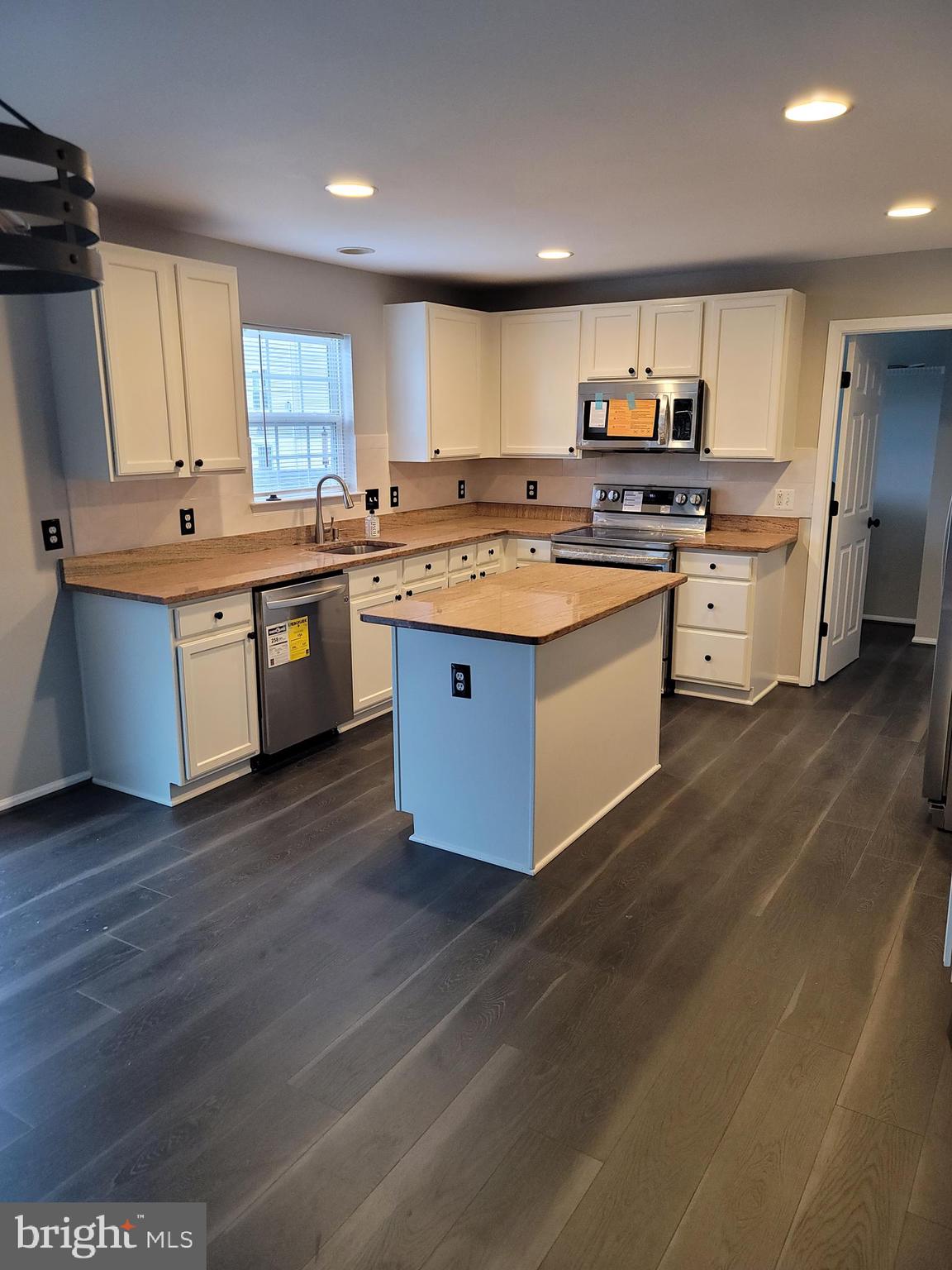 APPLE GROVE - Residential Lease