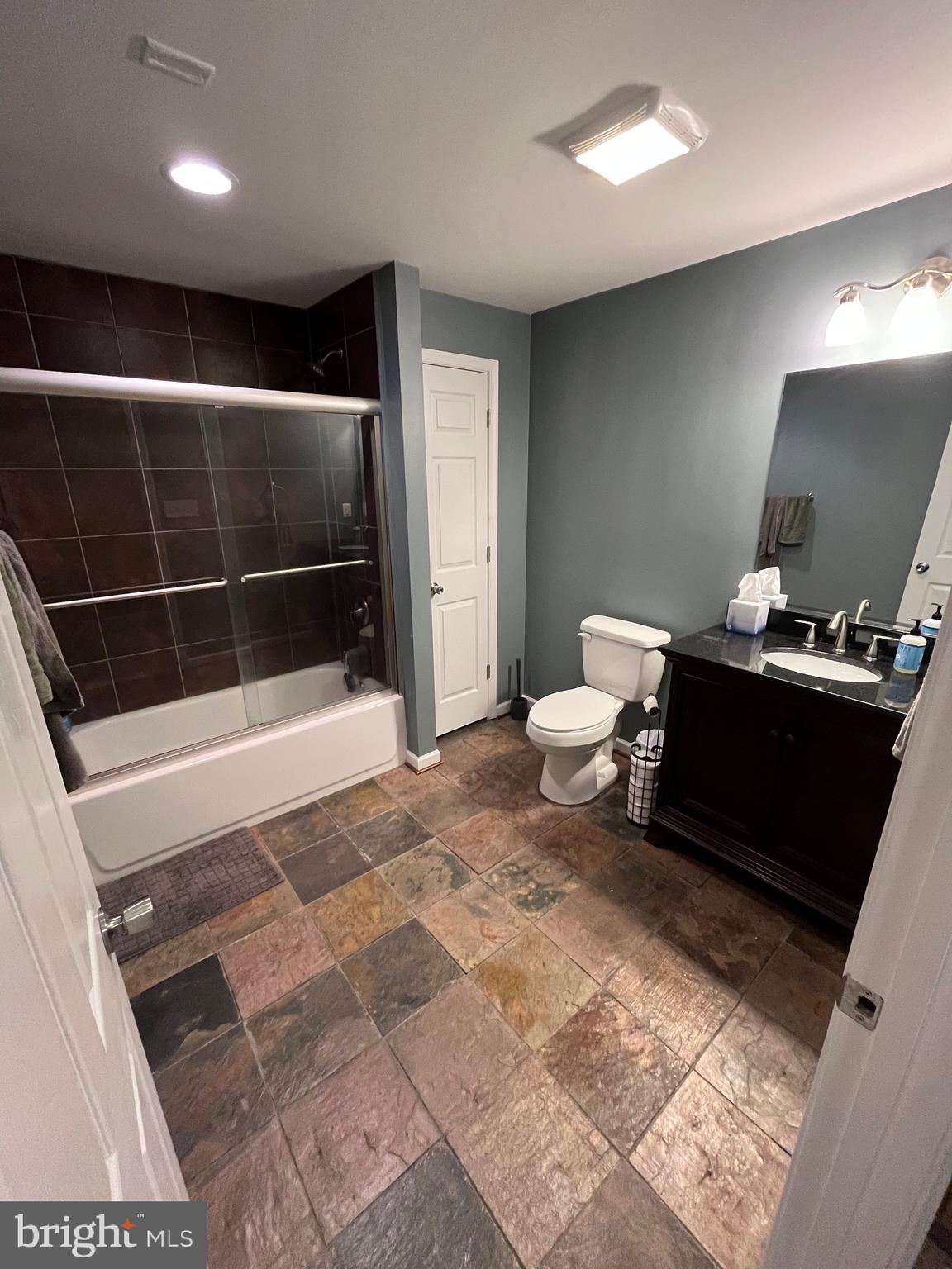 APPLE GROVE - Residential Lease