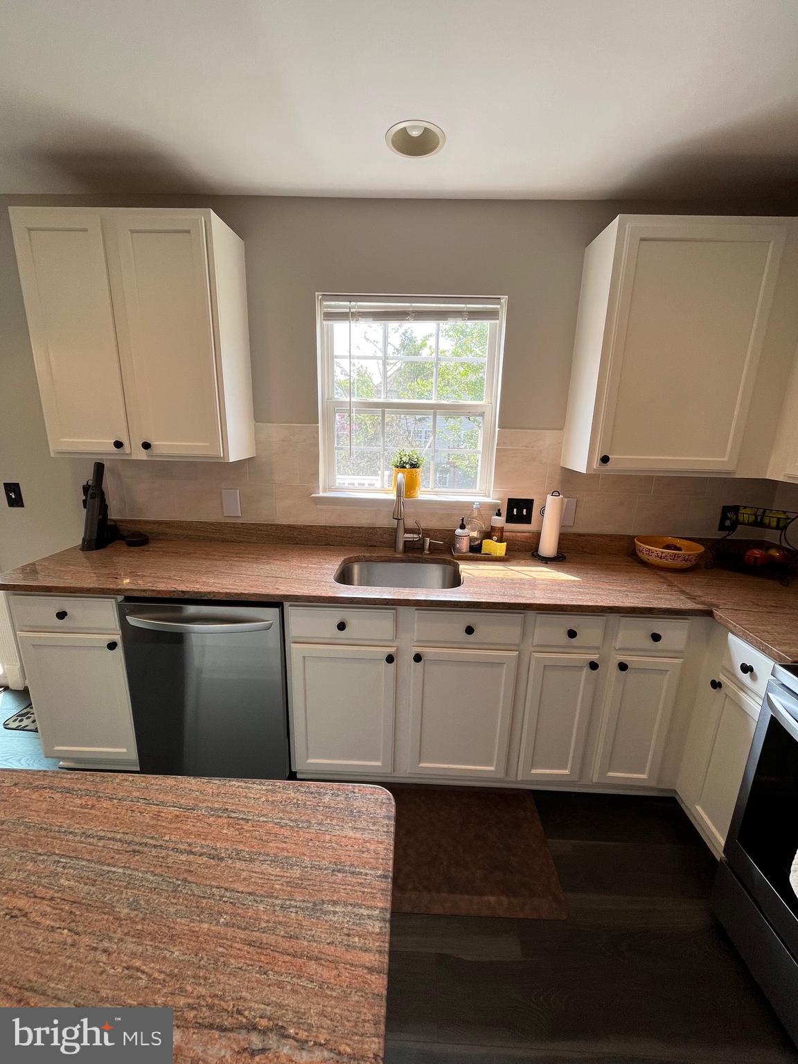 APPLE GROVE - Residential Lease