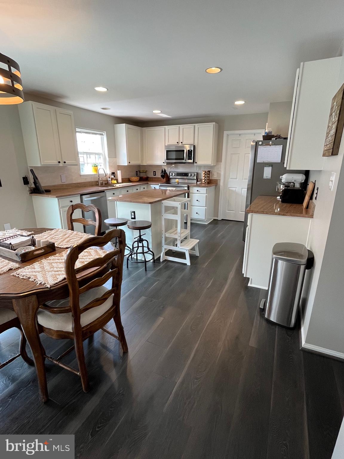 APPLE GROVE - Residential Lease