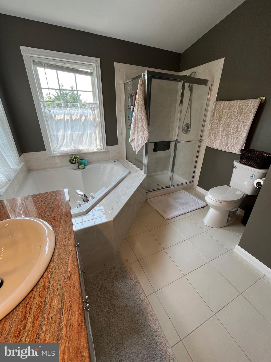 APPLE GROVE - Residential Lease