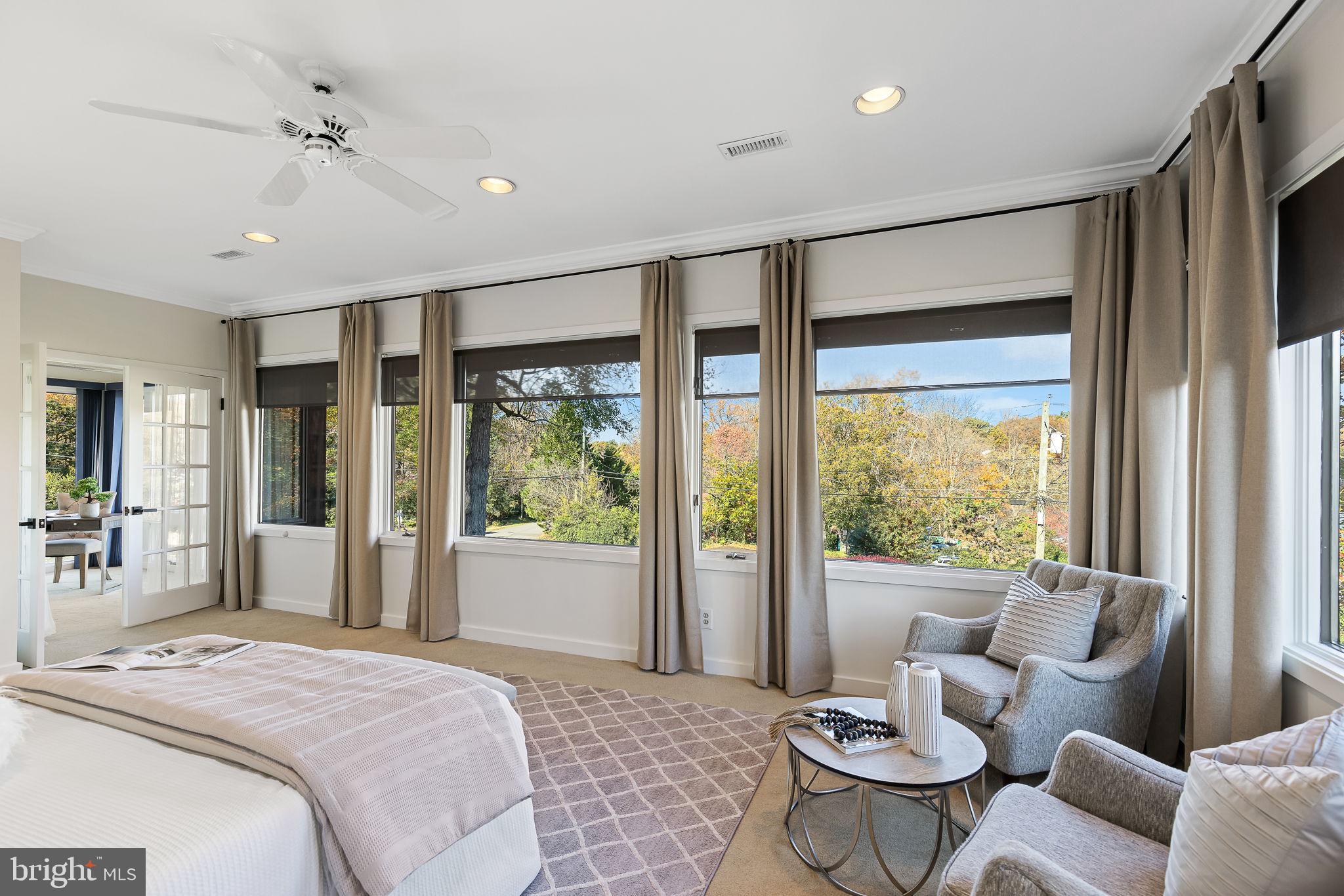 LAKE BARCROFT - Residential