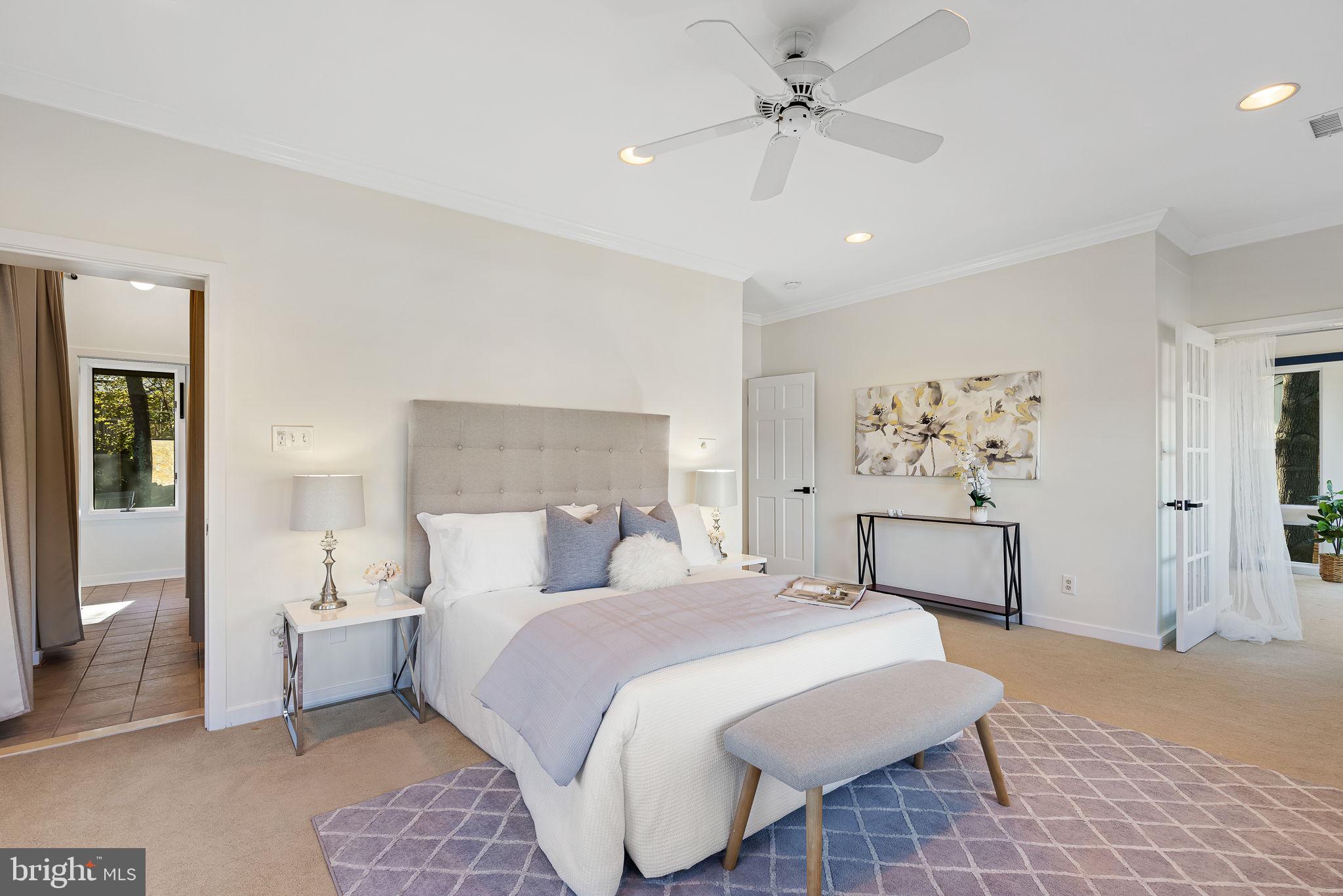 LAKE BARCROFT - Residential