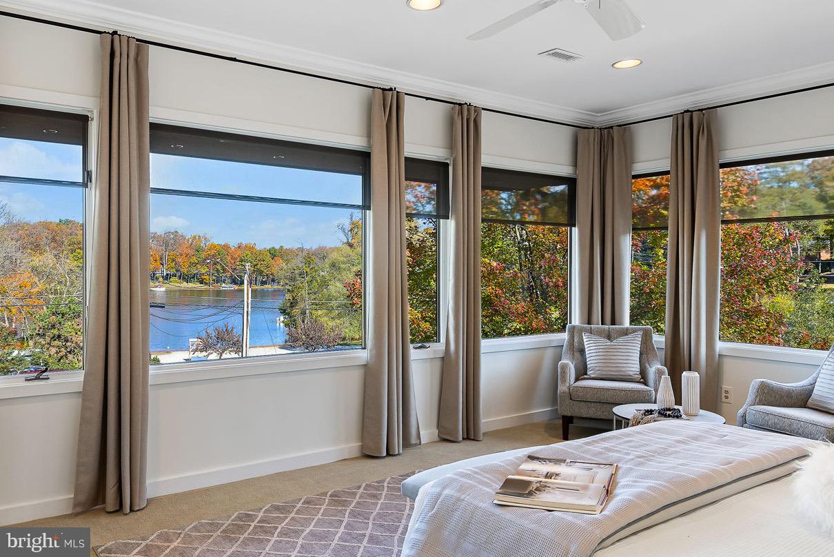 LAKE BARCROFT - Residential