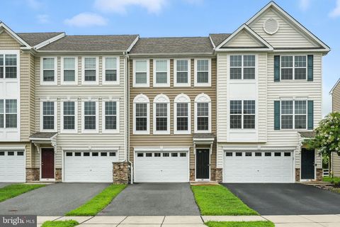 Photo of 660 Courtly Road, TOWNSEND, DE 19734 (MLS # DENC2087040)