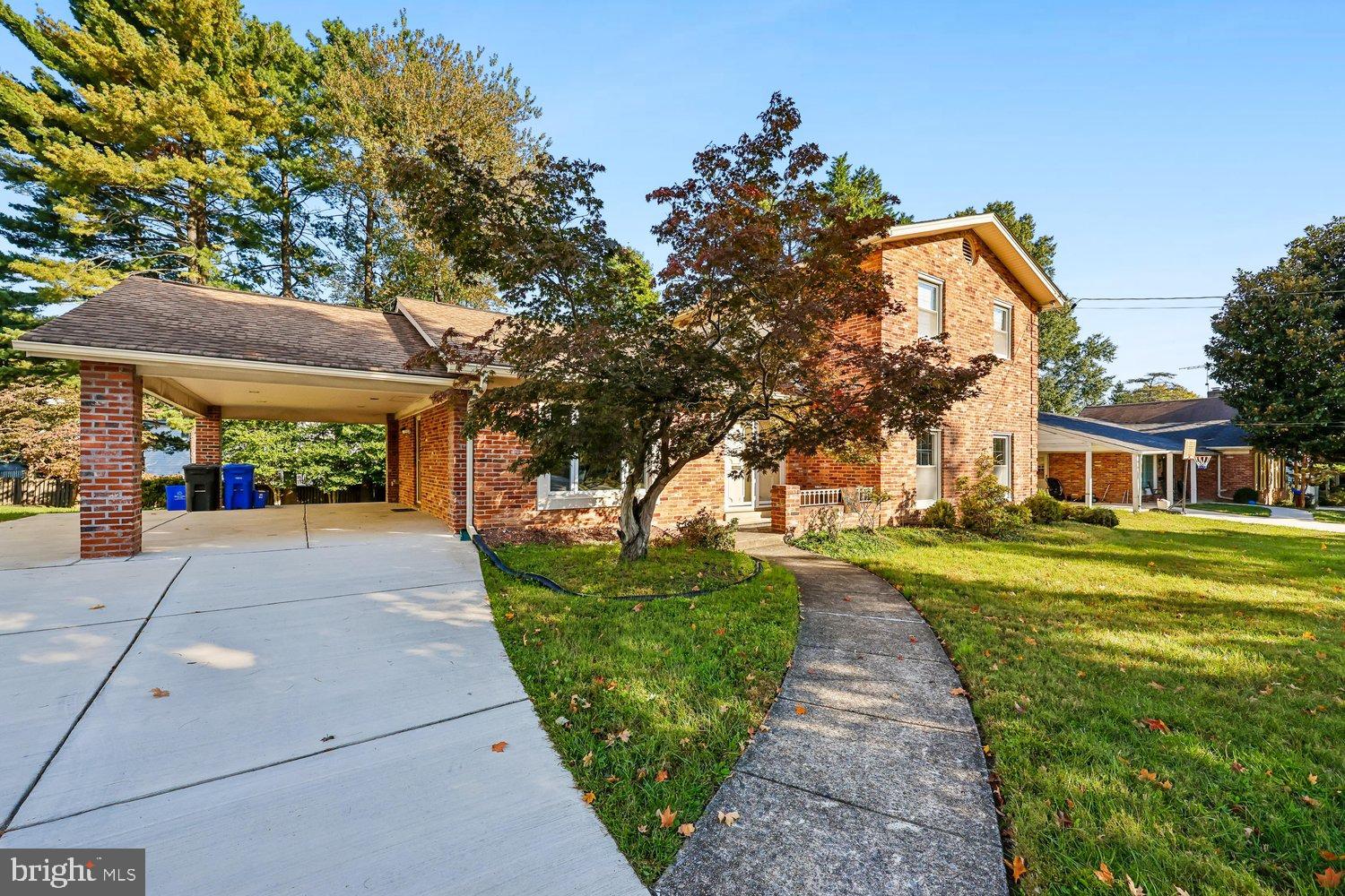 929 CLINTWOOD DRIVE