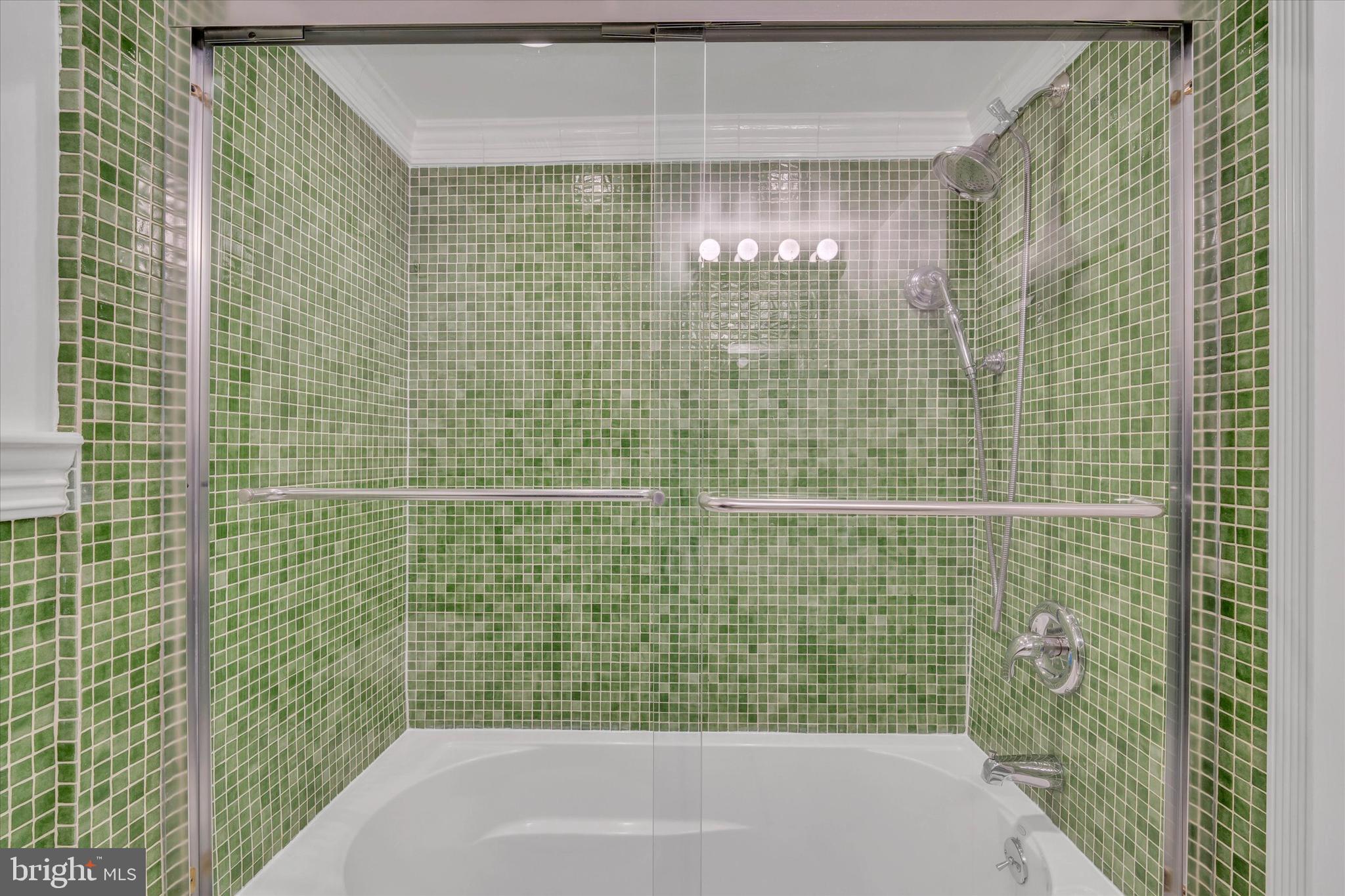 SOUTHGATE - Residential