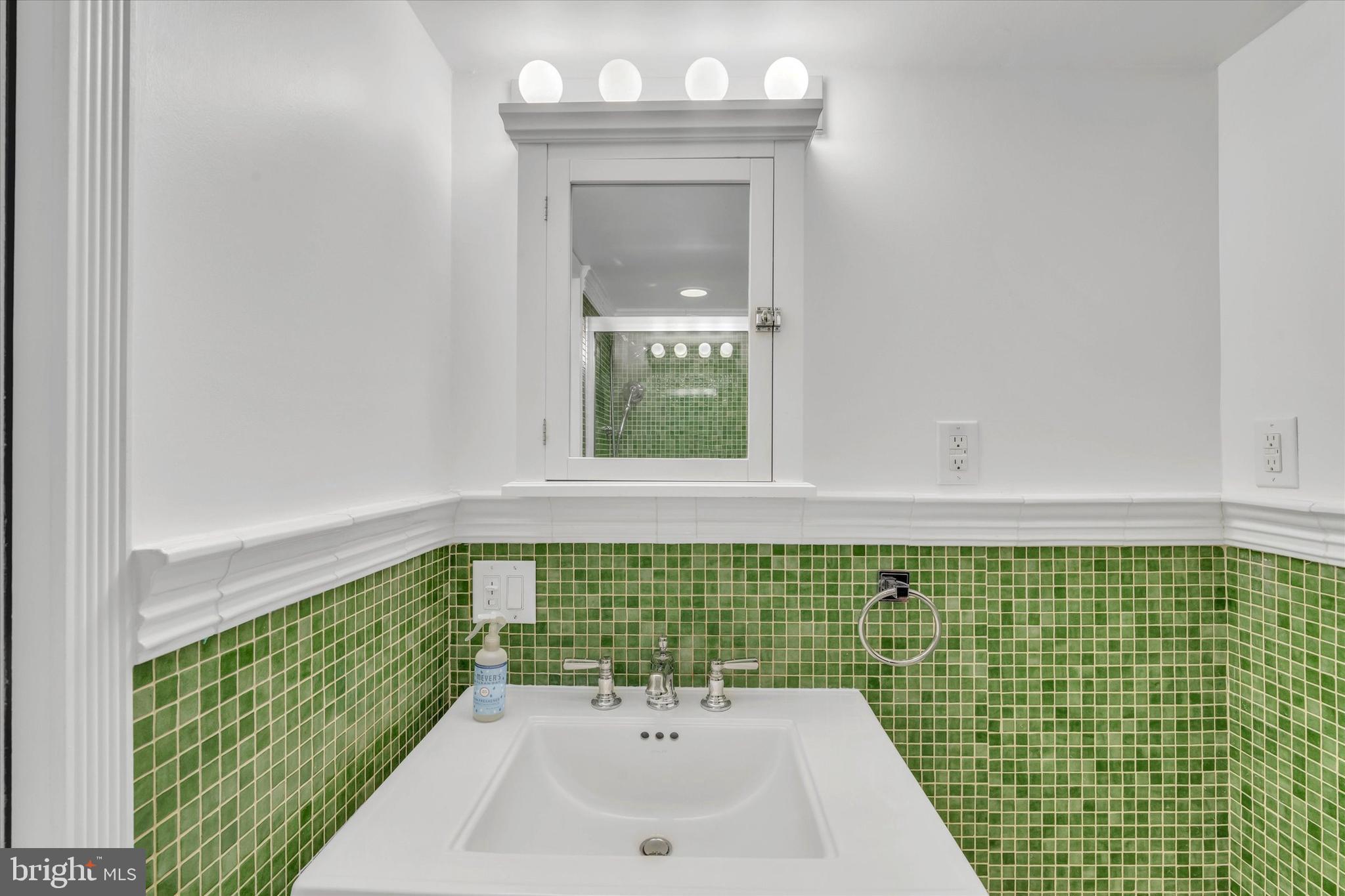 SOUTHGATE - Residential