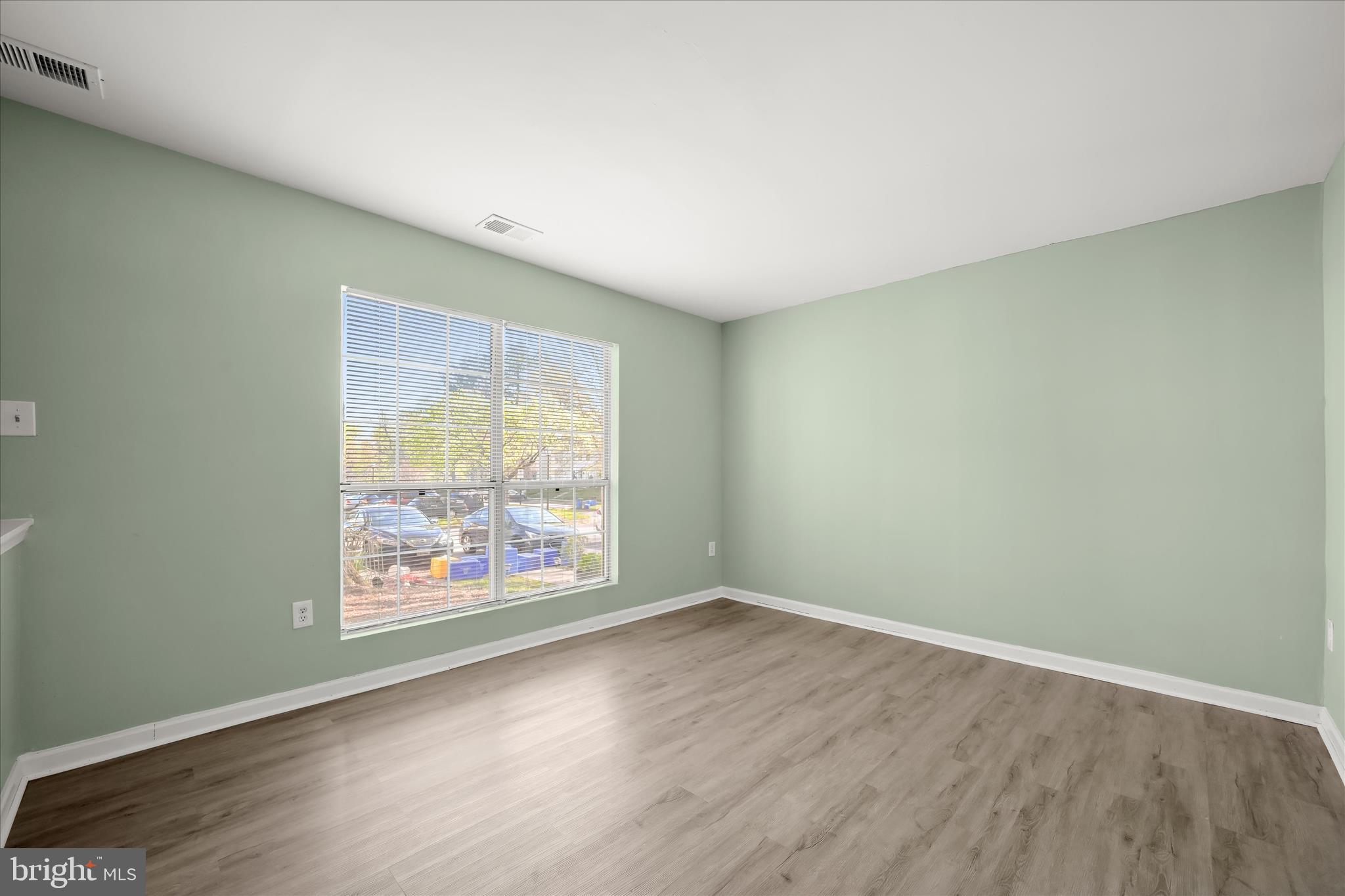 SENECA PARK - Residential