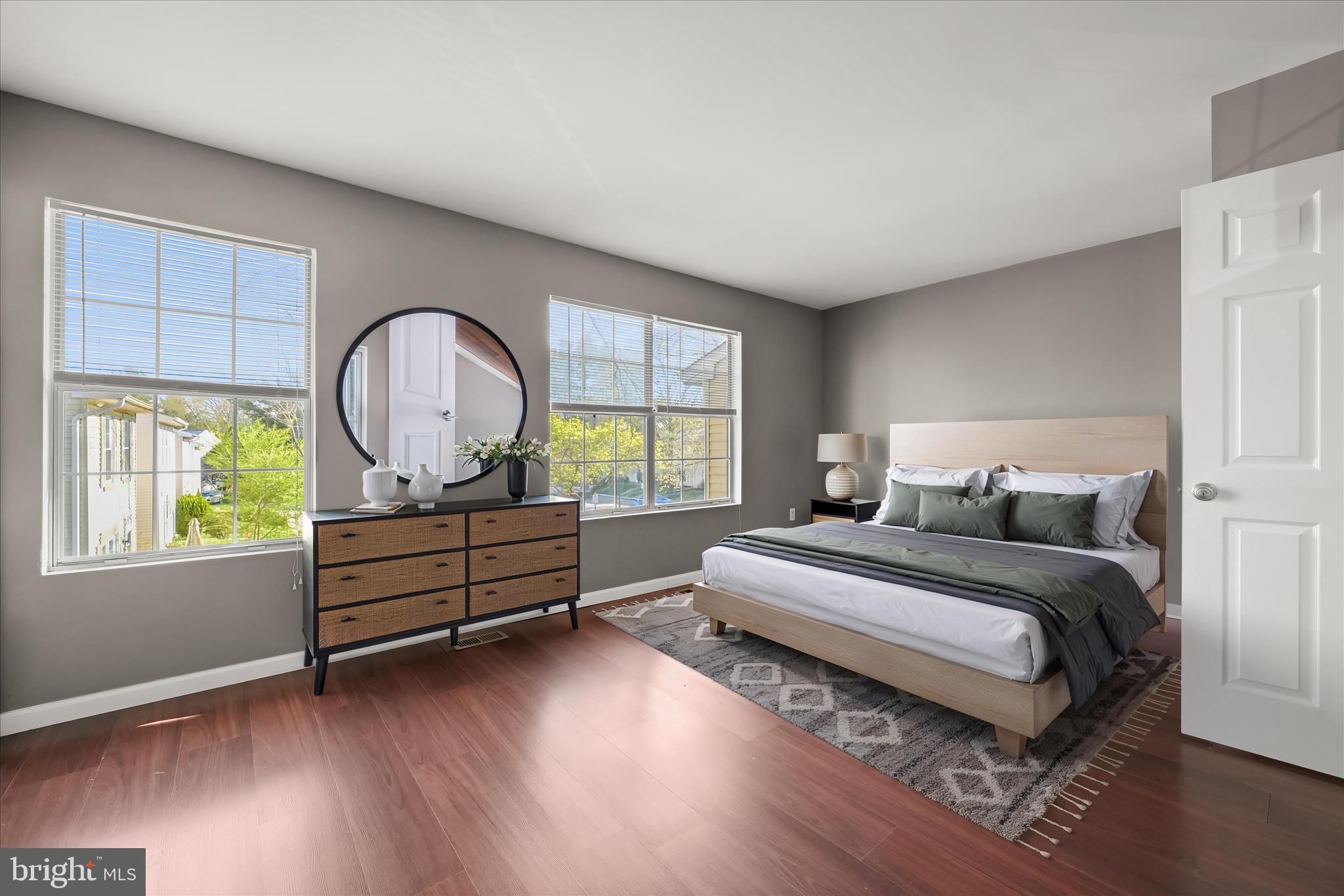 SENECA PARK - Residential