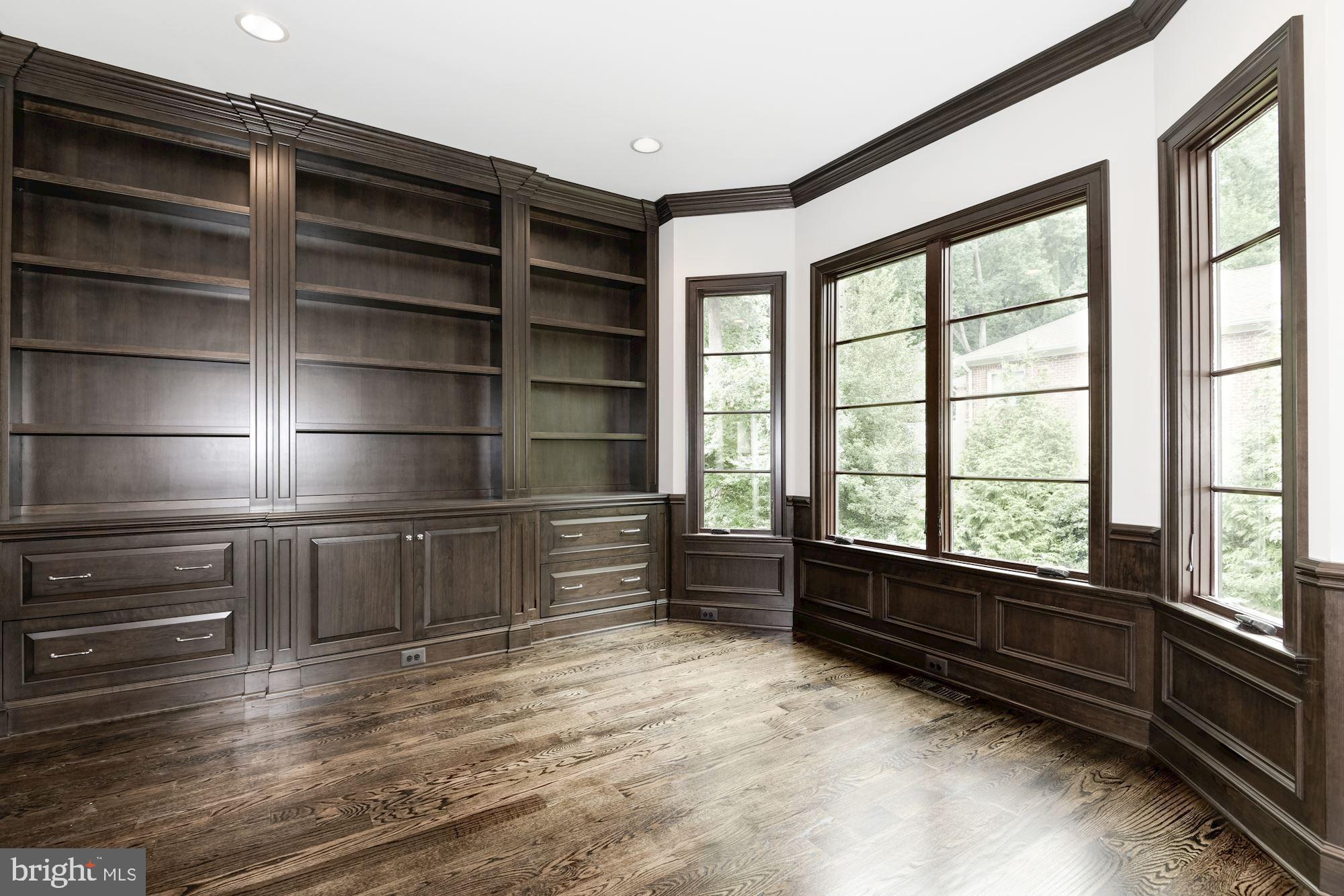 LANGLEY FOREST - Residential