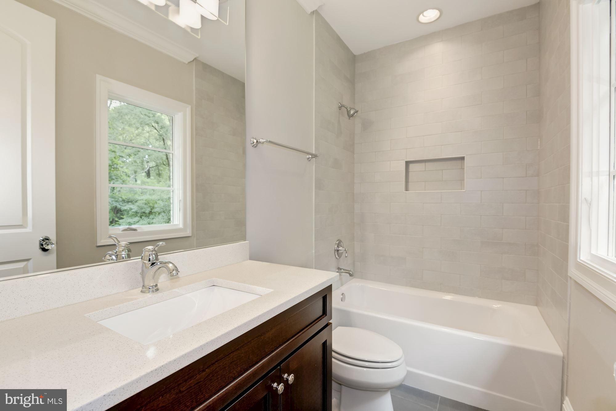 LANGLEY FOREST - Residential