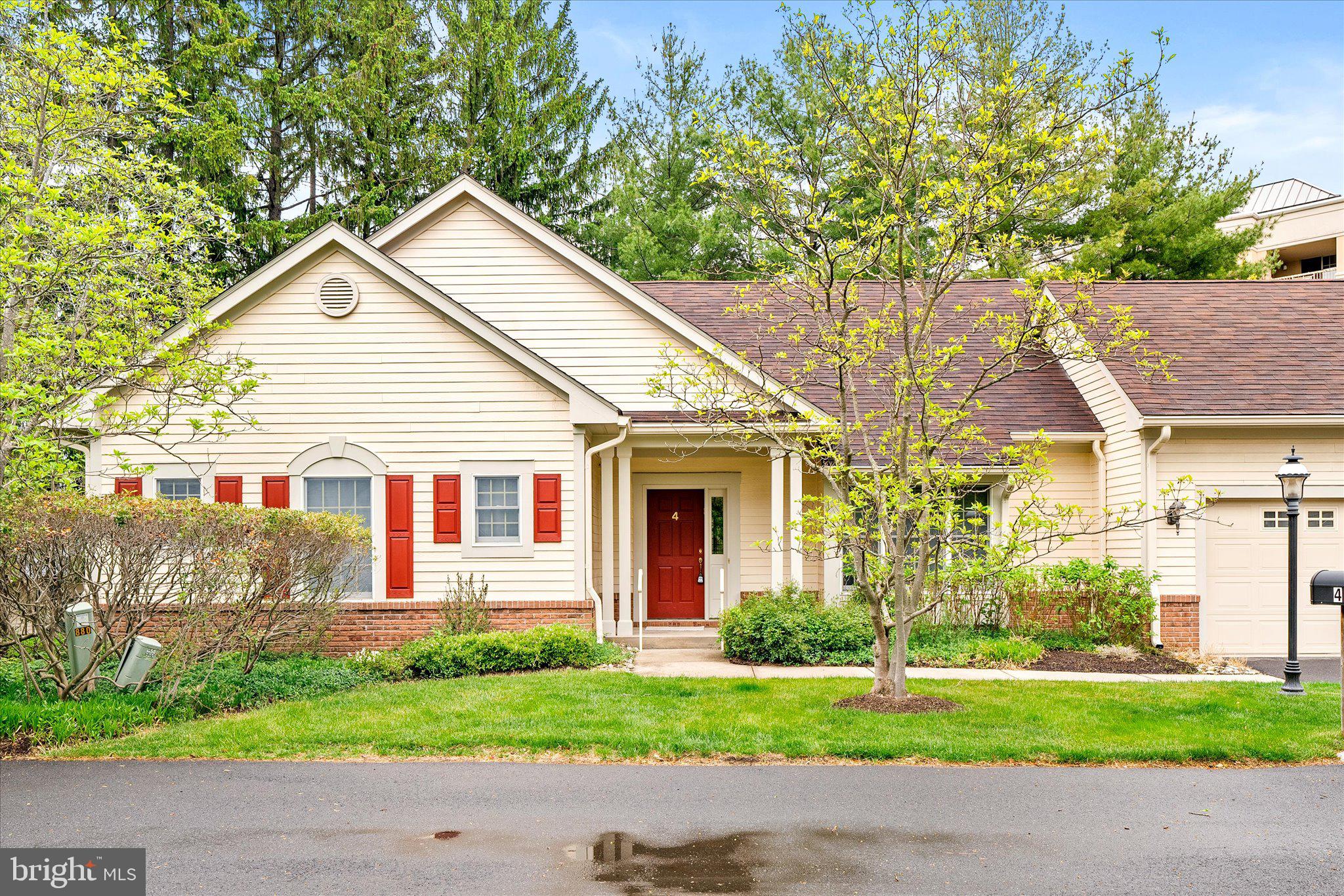 4 DOUGLAS FIR COURT