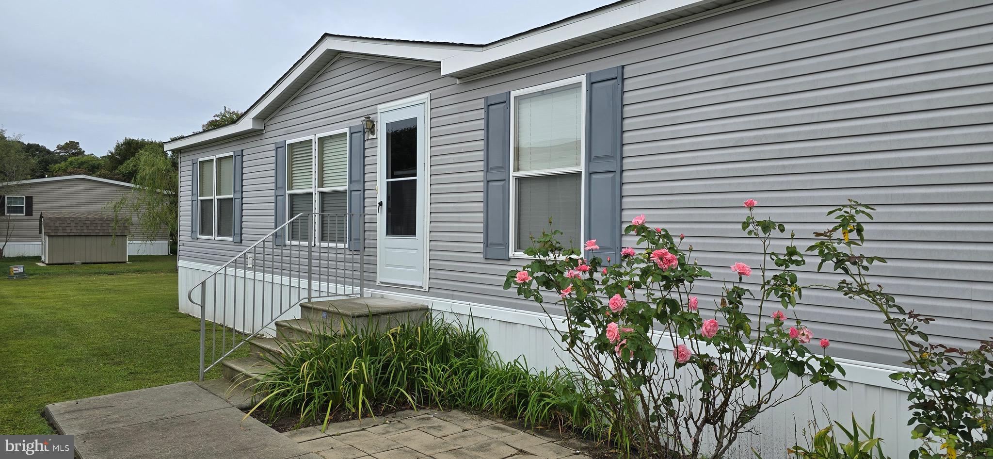 Great Three bedroom two full bath, manufactured home in well-managed park . Great access to Rt 50 and numerous shops and restaurants in the heart of Dorchester seafood country! Numerous amenities, such as fireplace, garden tub, walk-in closets, landscaping, paved driveway. Reasonable lot rent makes this very competitive to renting when you can buy. Move-in ready. Subject to Southside Landing Park acceptance.