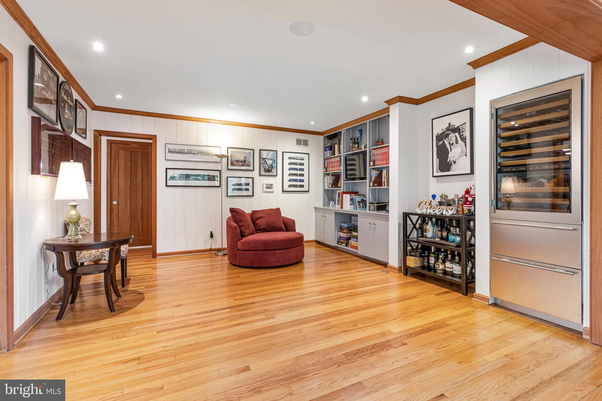 GOLF CLUB MANOR - Residential