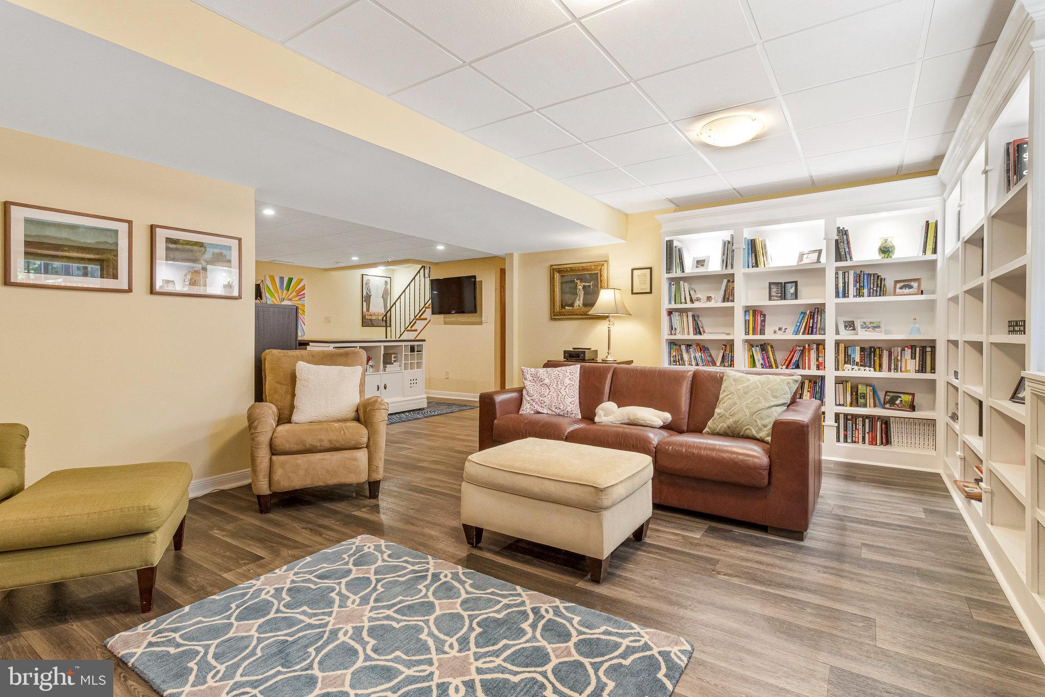 GOLF CLUB MANOR - Residential