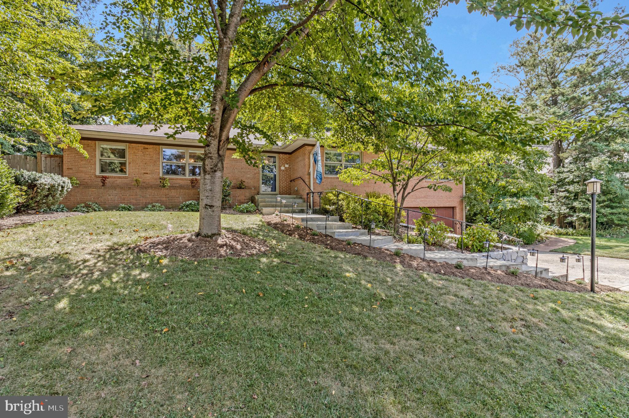 GOLF CLUB MANOR - Residential