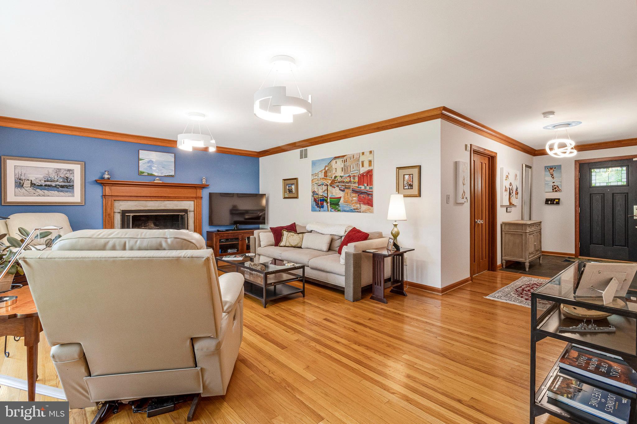 GOLF CLUB MANOR - Residential