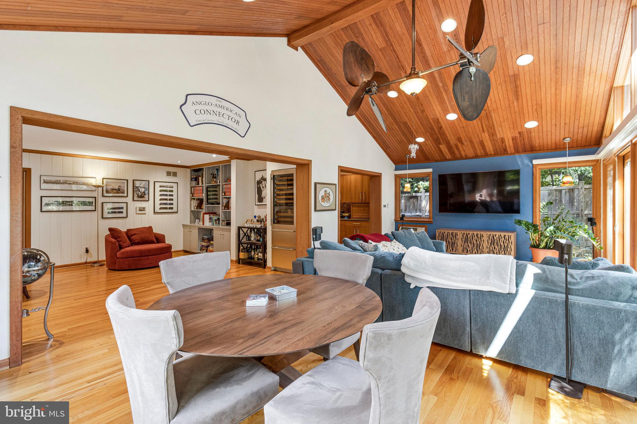 GOLF CLUB MANOR - Residential