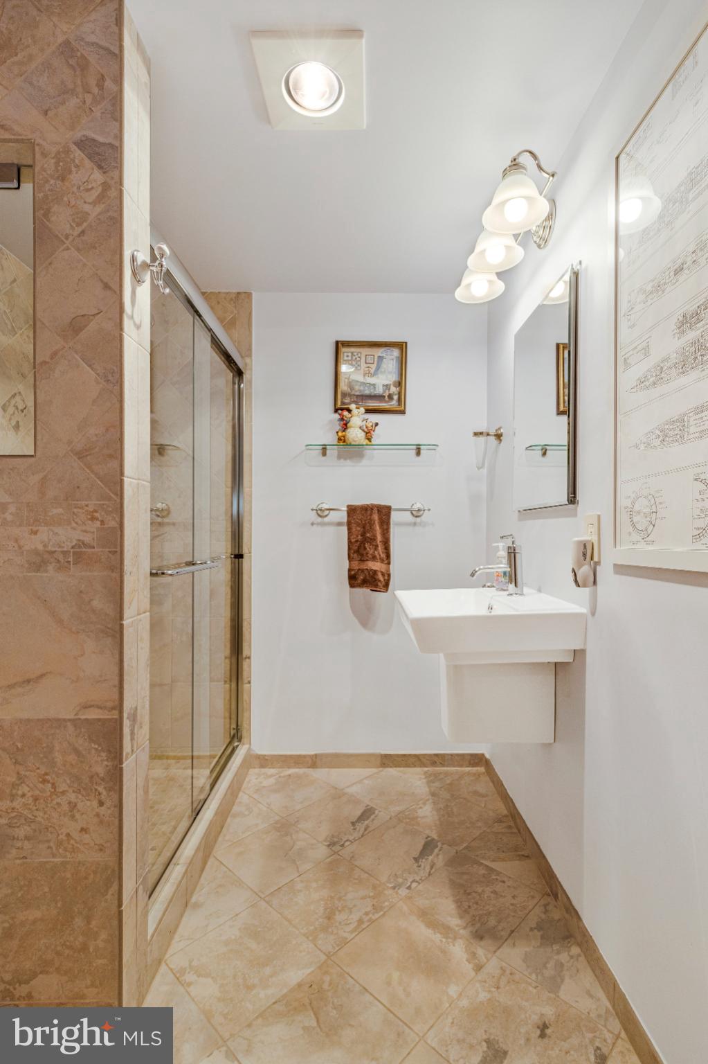 GOLF CLUB MANOR - Residential