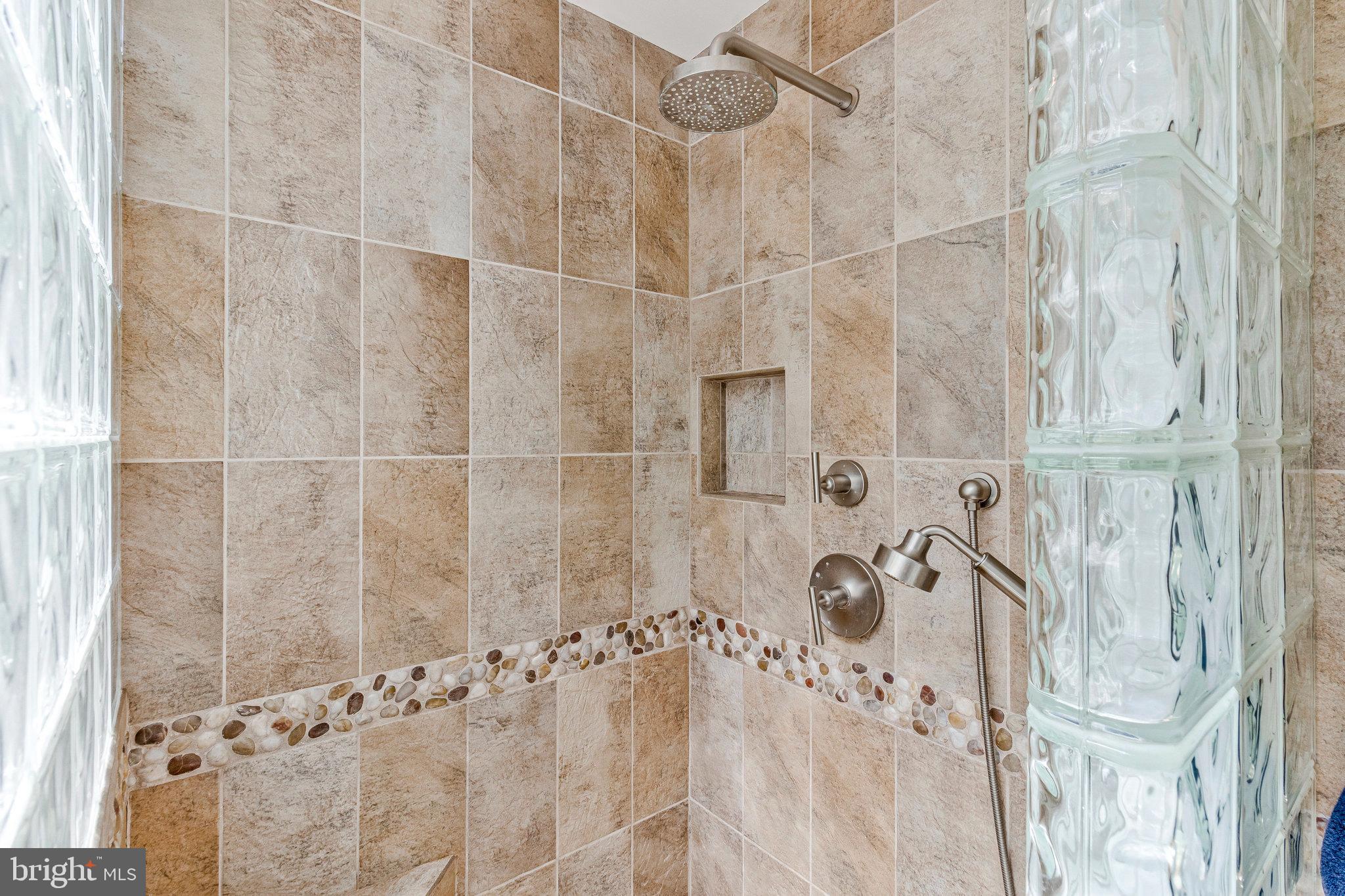 GOLF CLUB MANOR - Residential