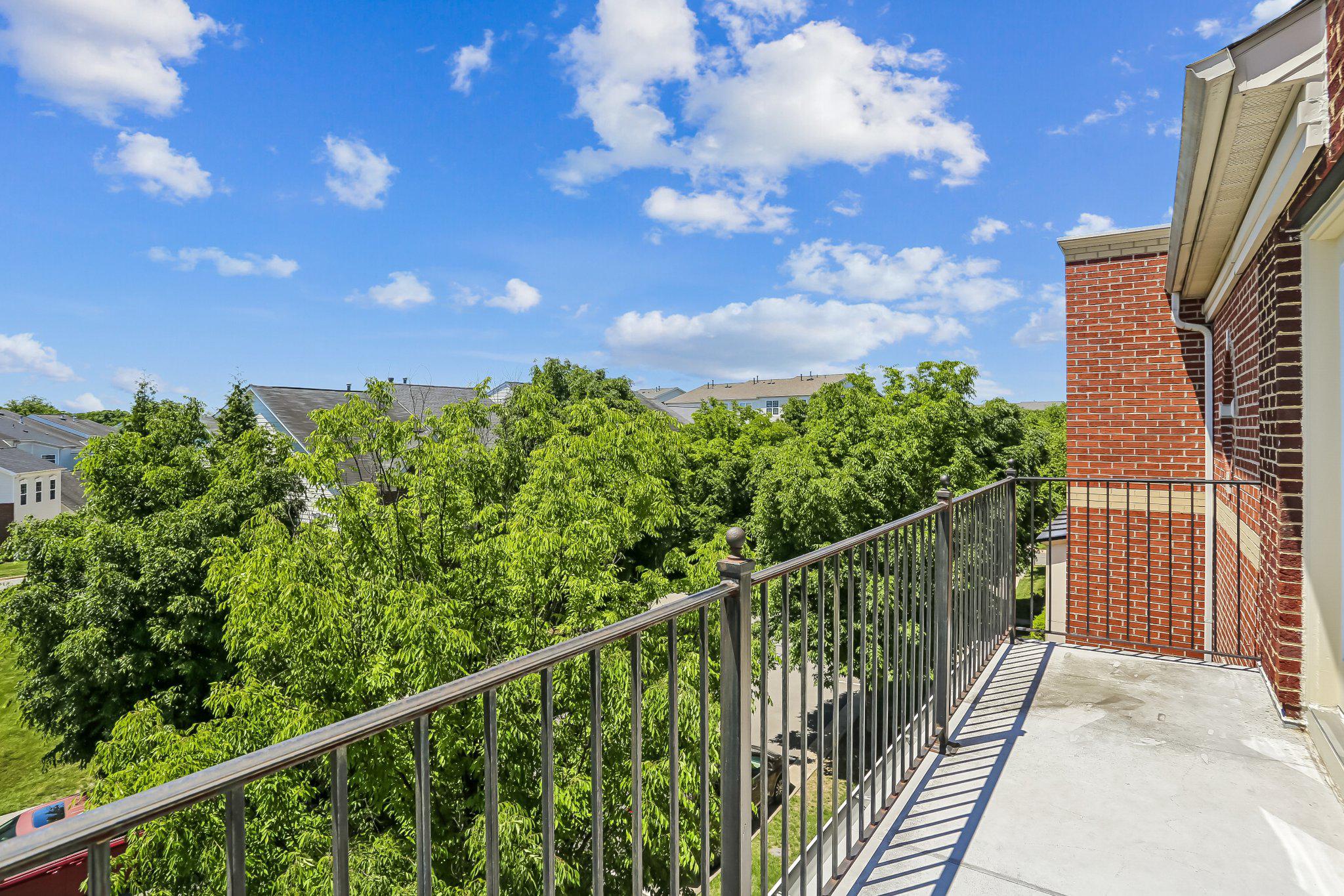 LANSDOWNE TOWN CENTER - Residential