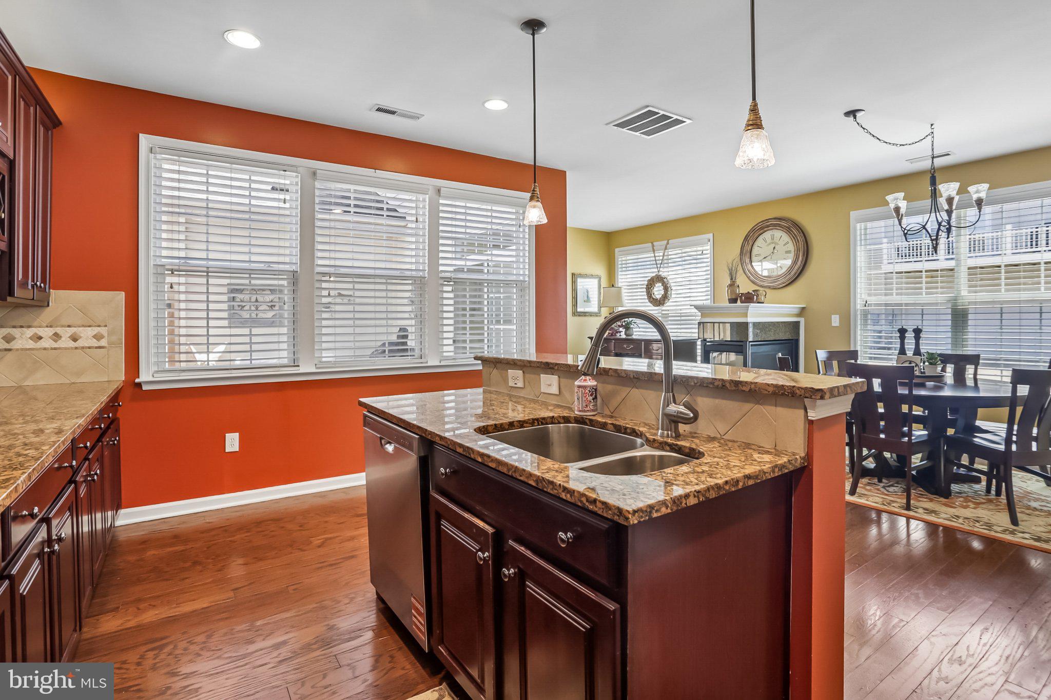 LANSDOWNE TOWN CENTER - Residential