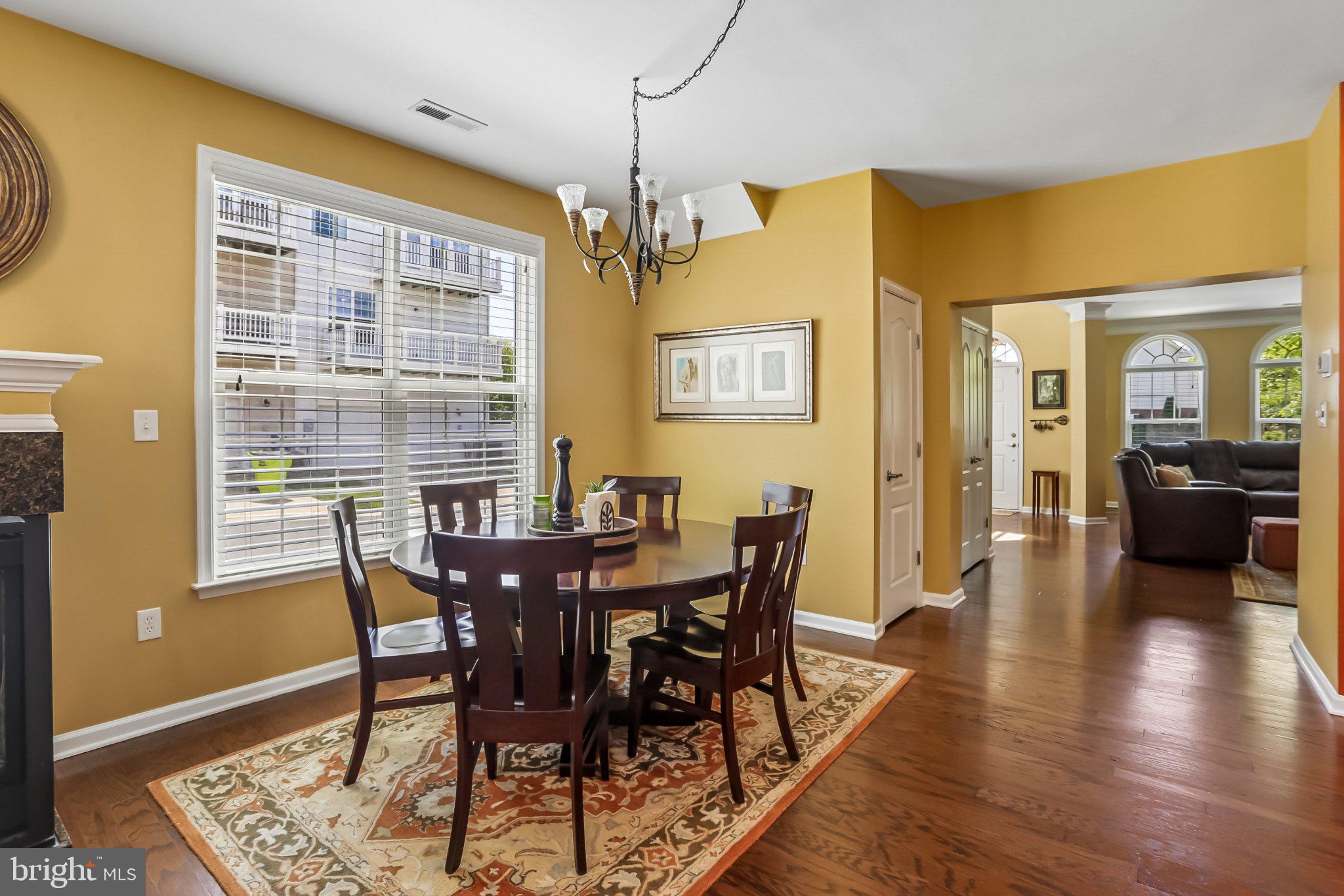 LANSDOWNE TOWN CENTER - Residential